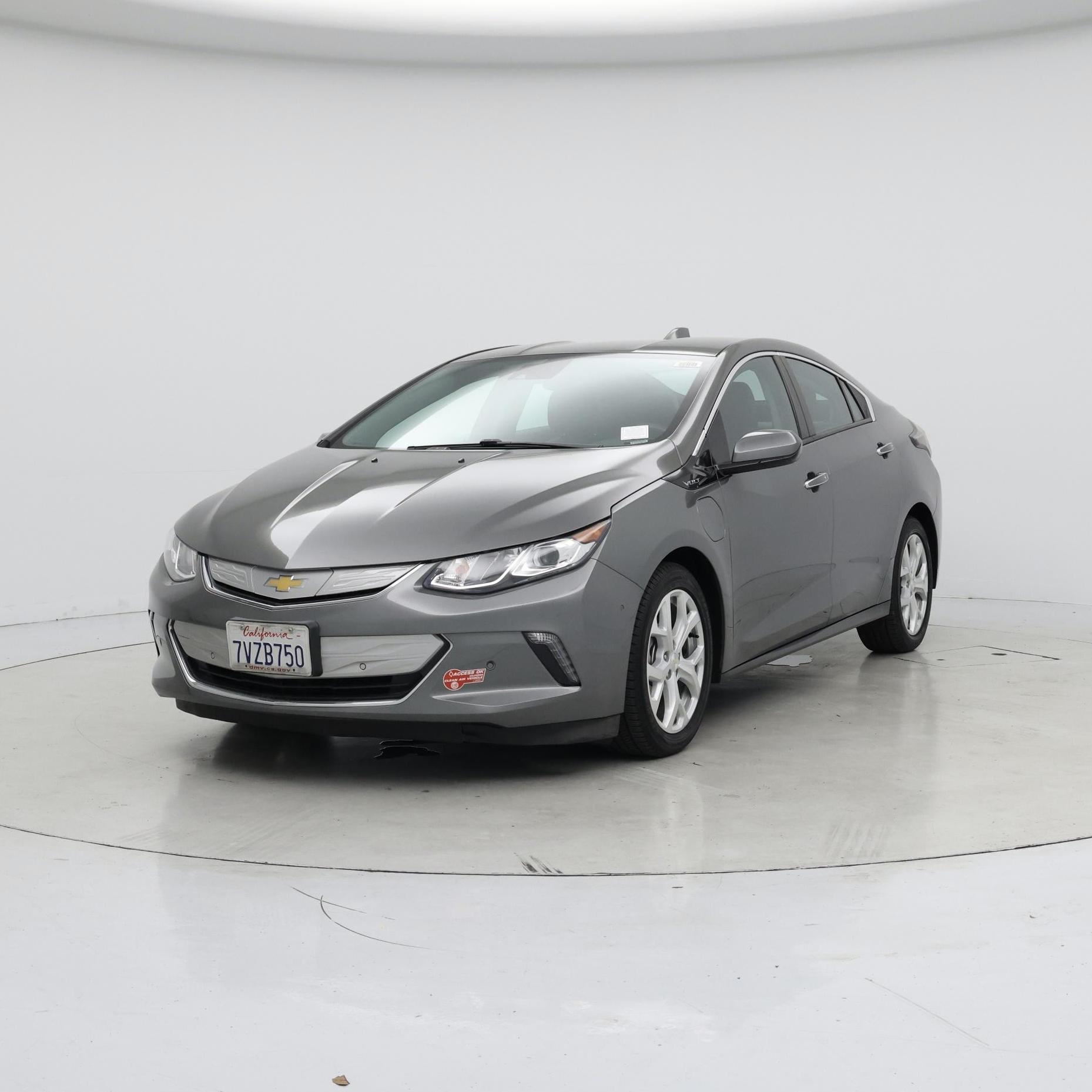 Thumbnail: 2017 Chevrolet Volt - 4