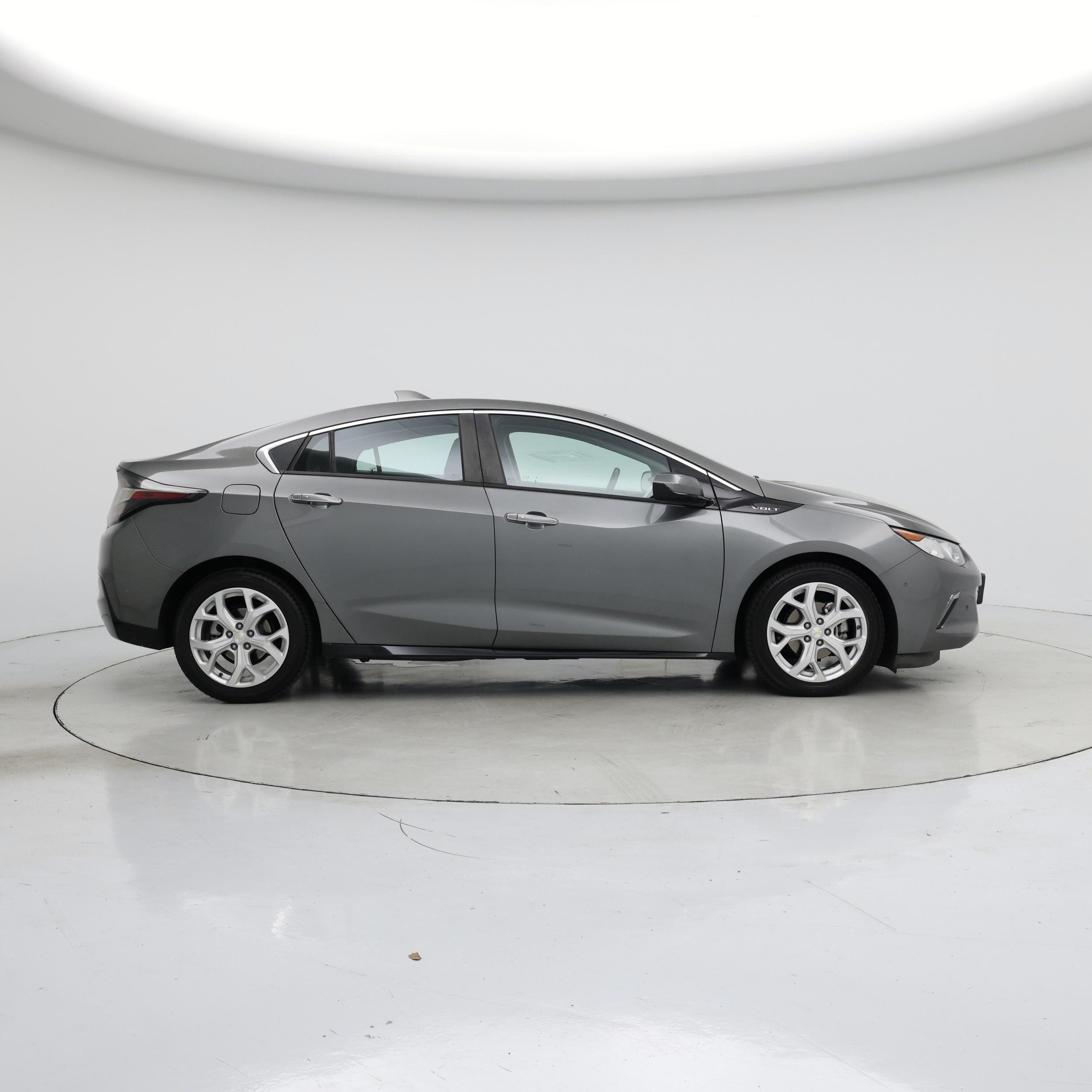 Thumbnail: 2017 Chevrolet Volt - 7