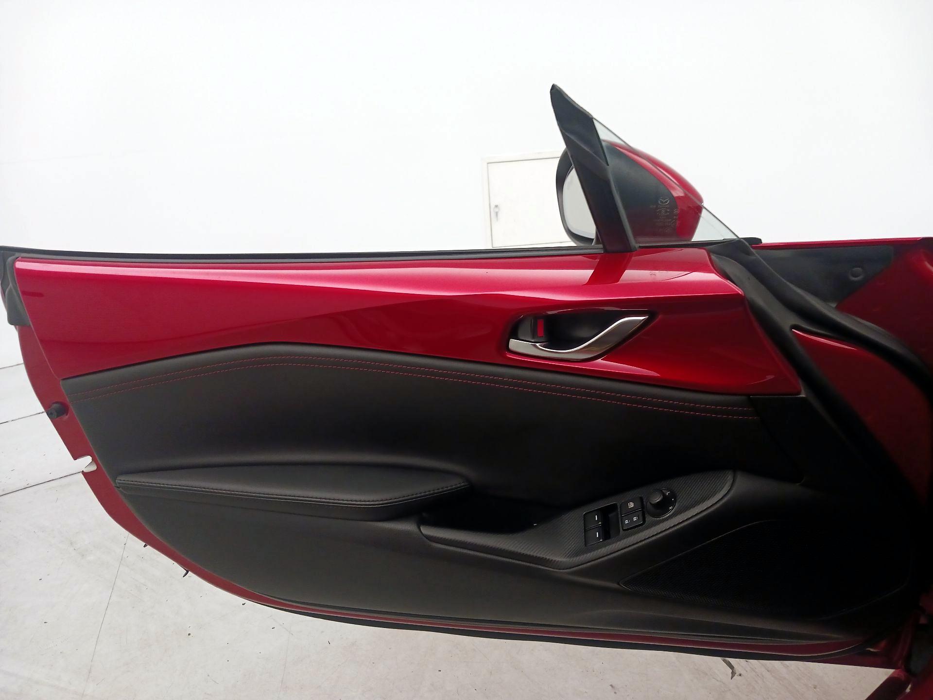 Thumbnail: 2016 Mazda MX-5 Miata - 12