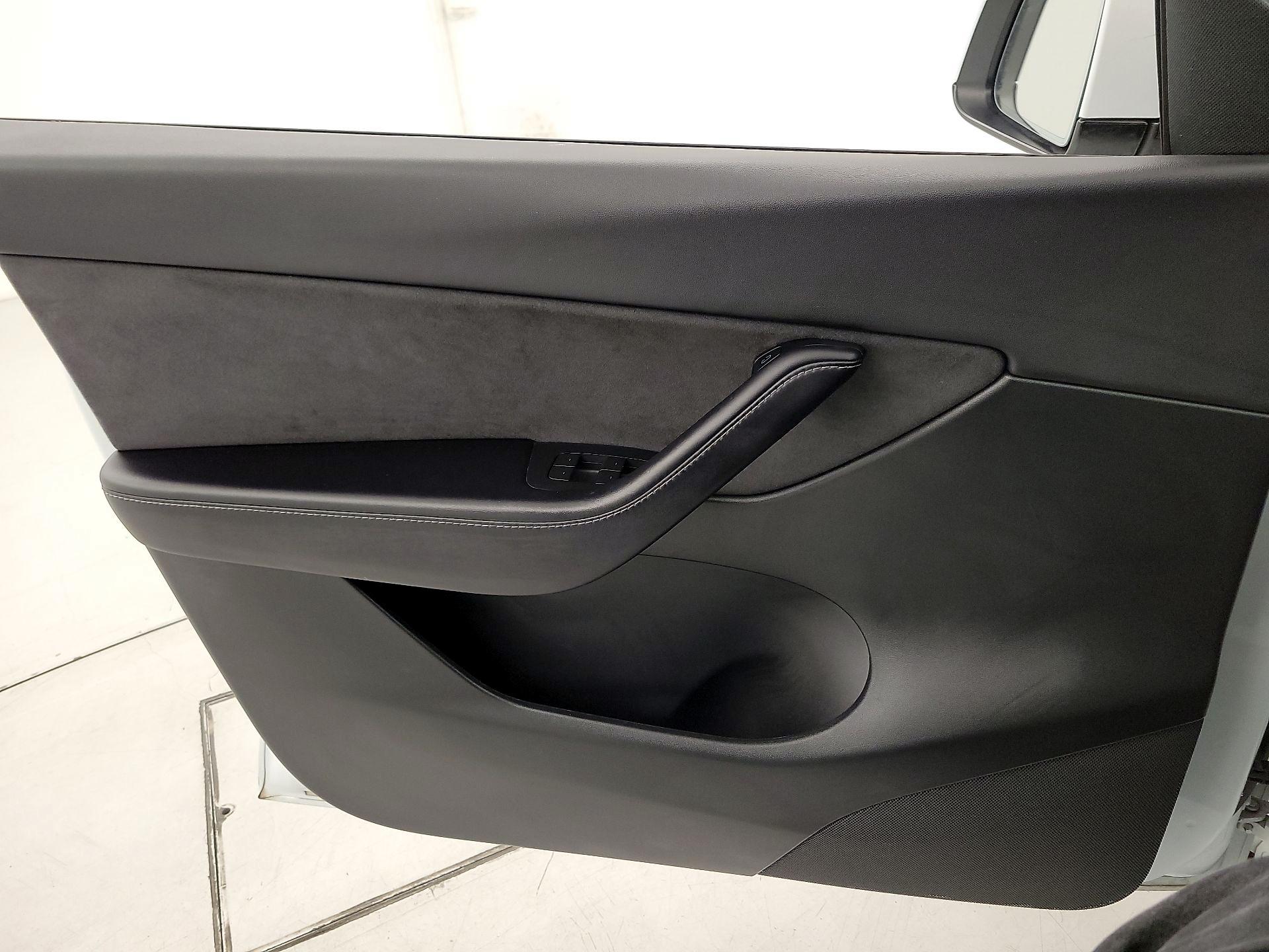 Thumbnail: 2022 Tesla Model Y - 12