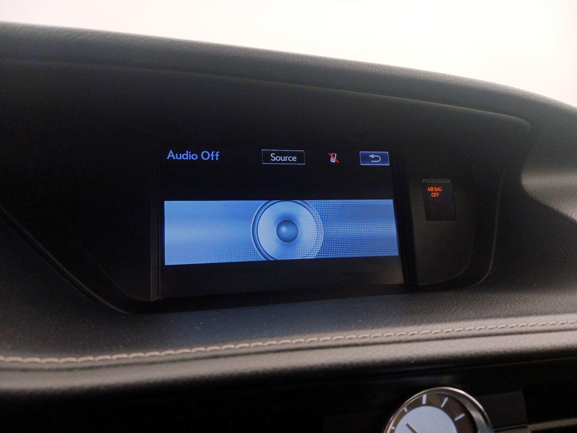 Thumbnail: 2016 Lexus ES - 16