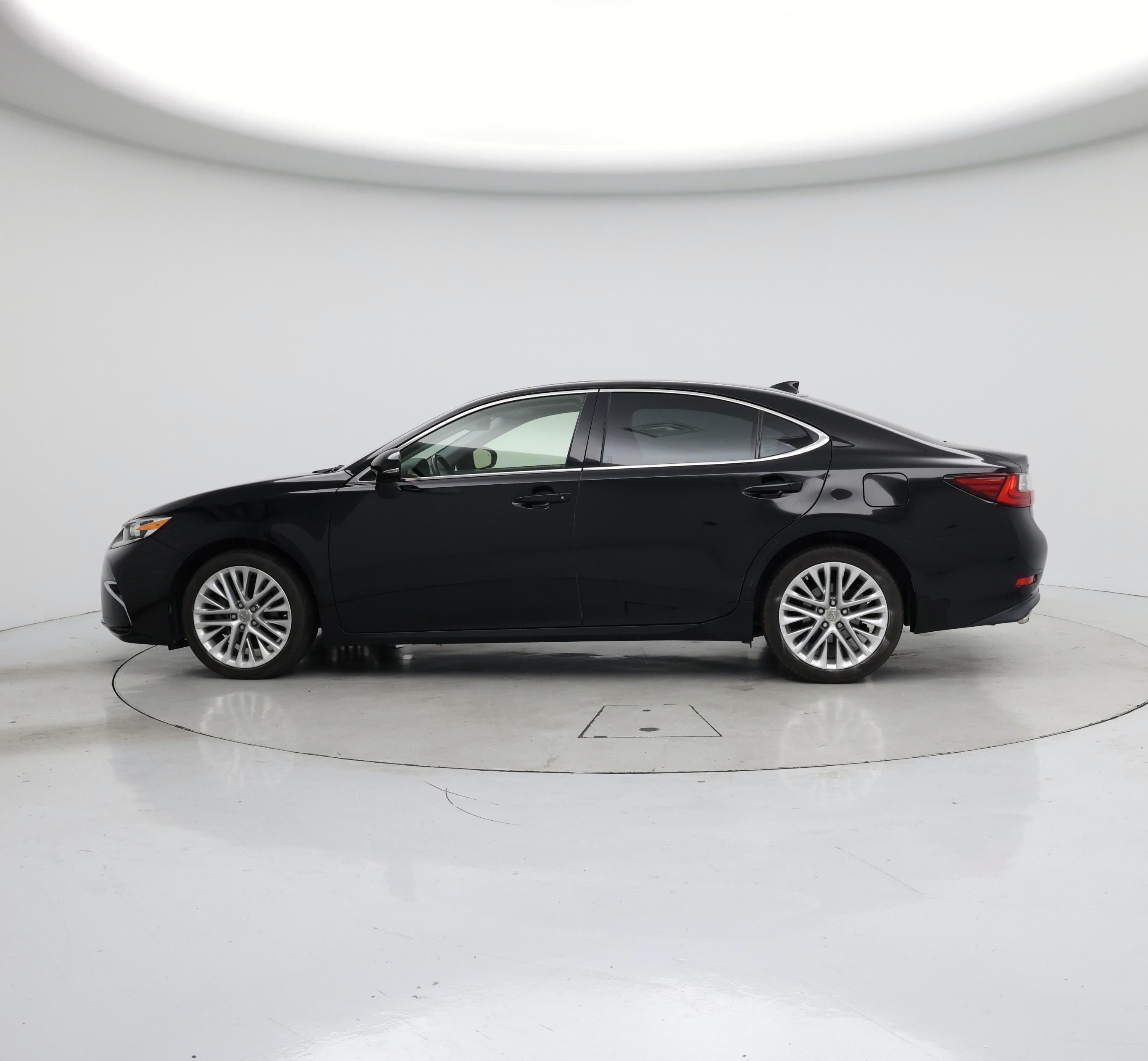 Thumbnail: 2016 Lexus ES - 3