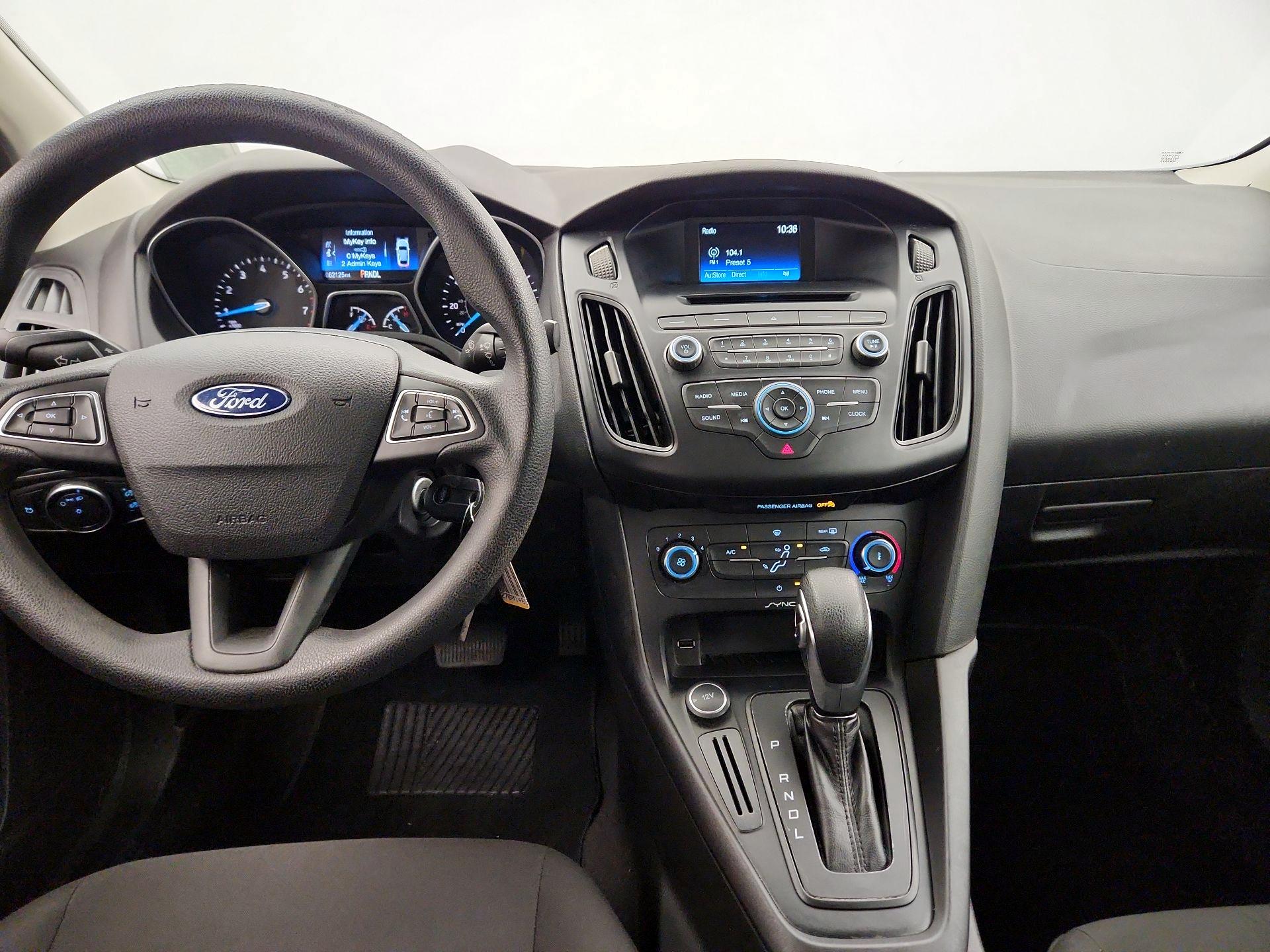 Thumbnail: 2015 Ford Focus - 9