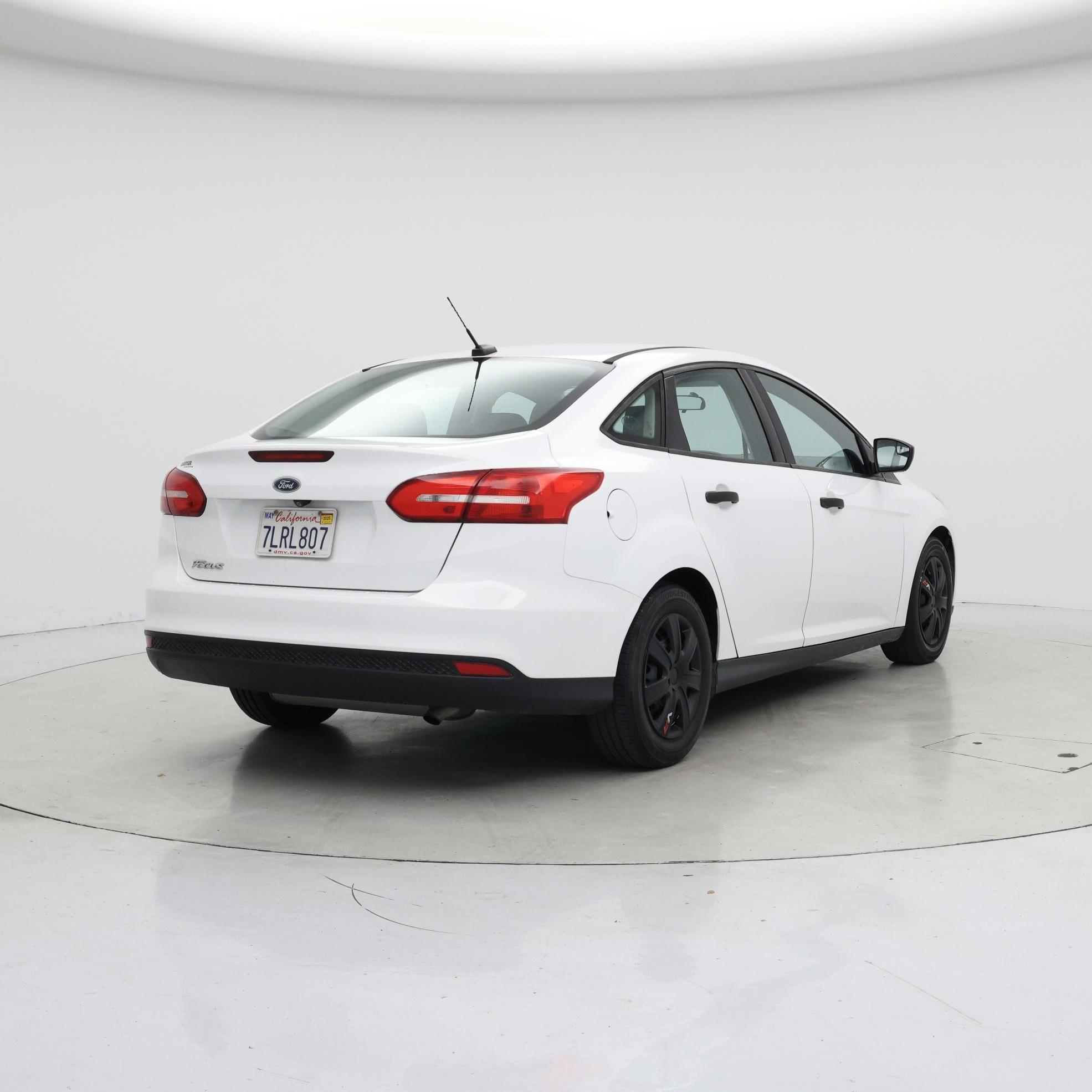 Thumbnail: 2015 Ford Focus - 8