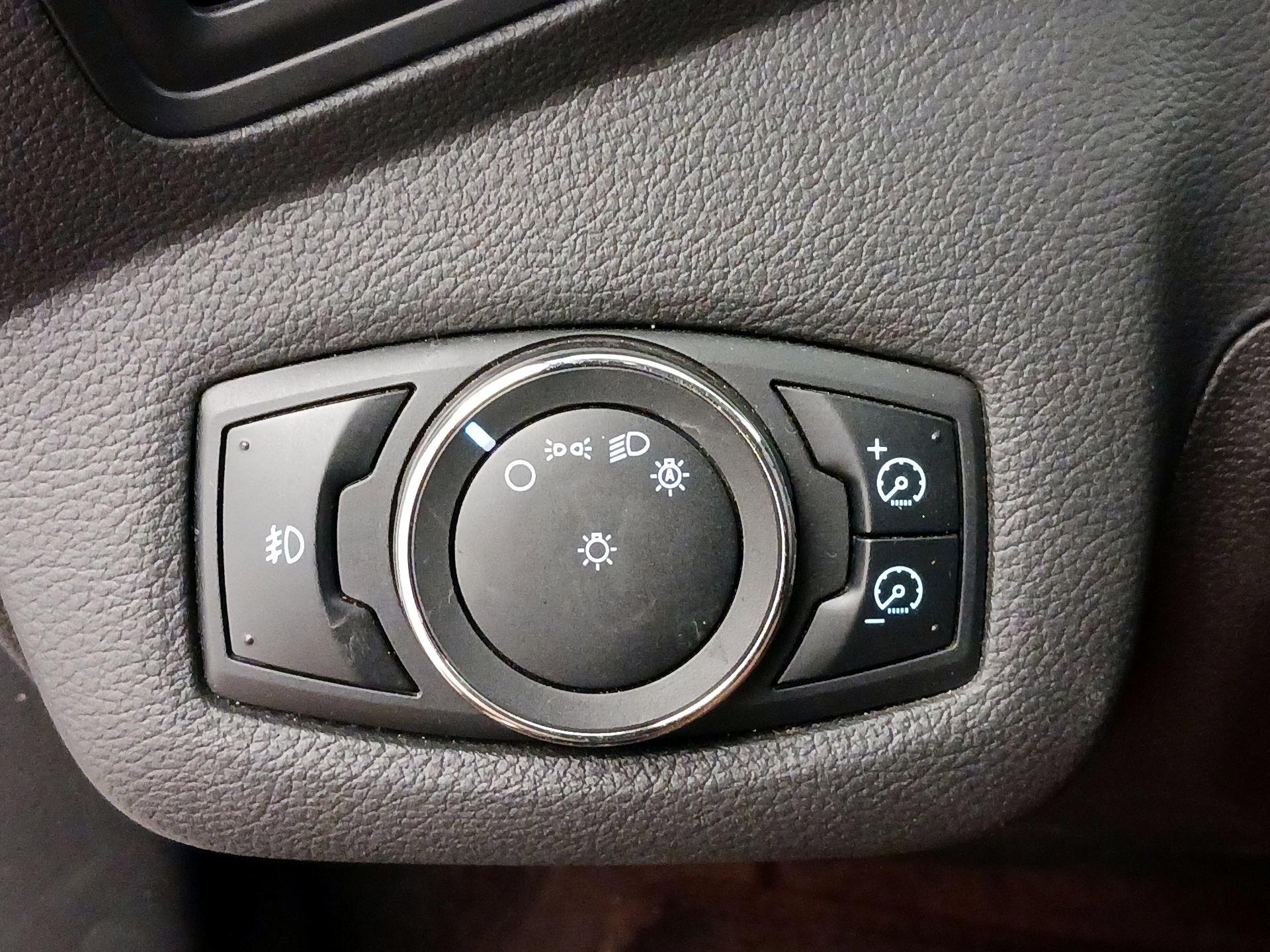 Thumbnail: 2013 Ford Escape - 13