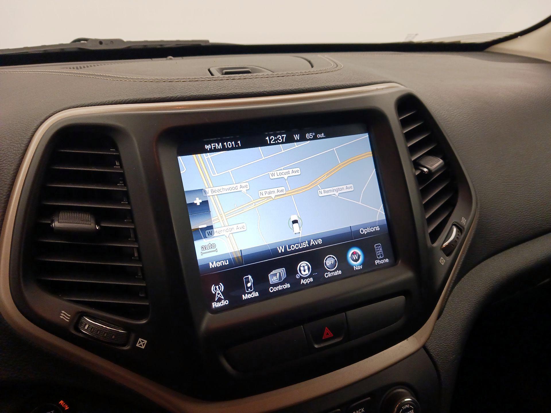 Thumbnail: 2015 Jeep Cherokee - 14