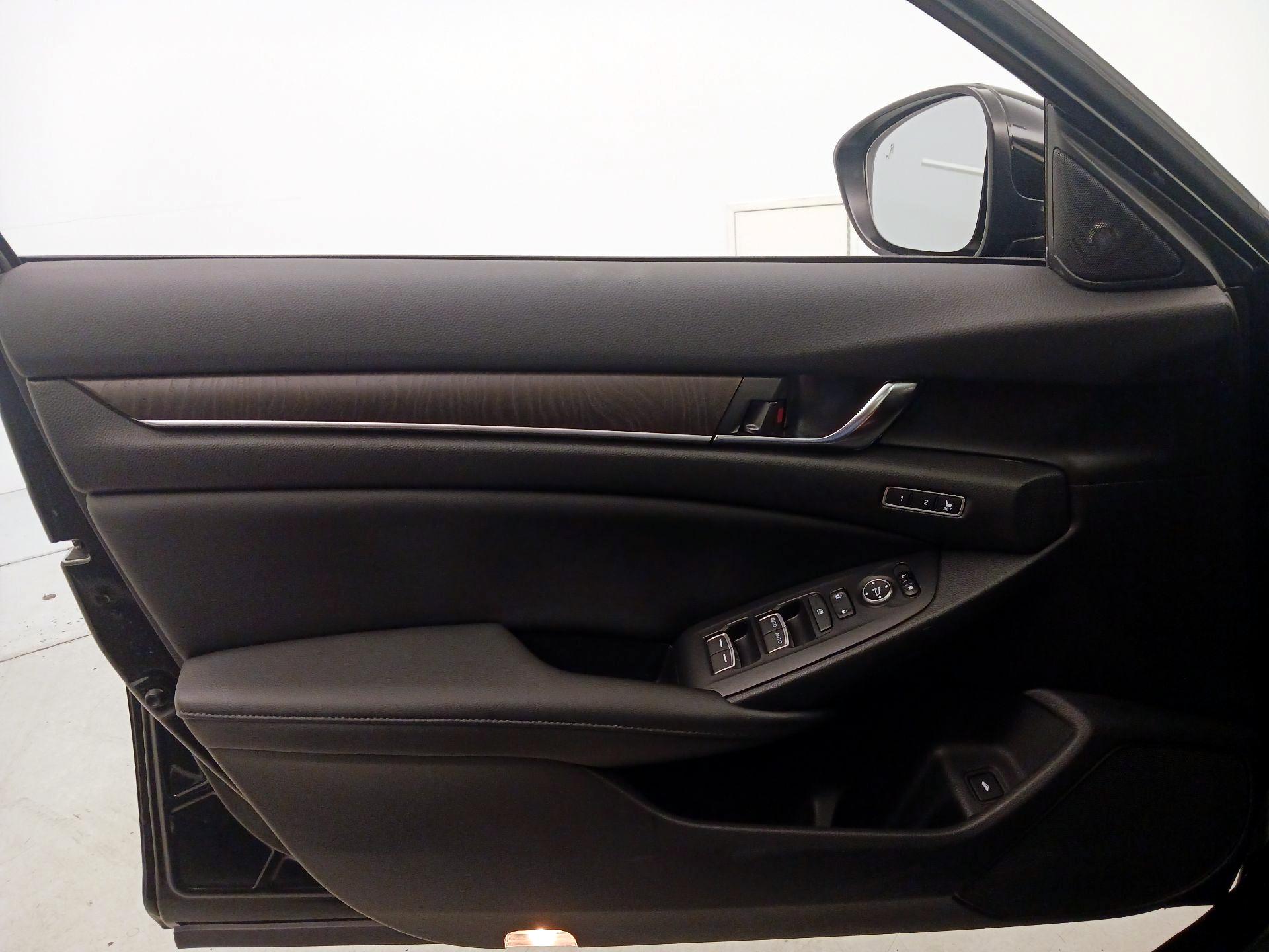 Thumbnail: 2019 Honda Accord - 12