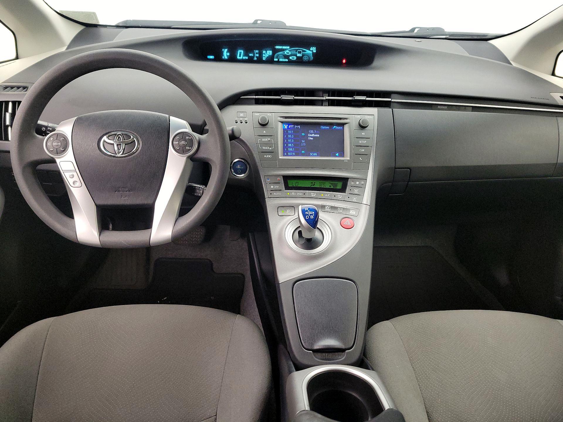 Thumbnail: 2015 Toyota Prius - 9