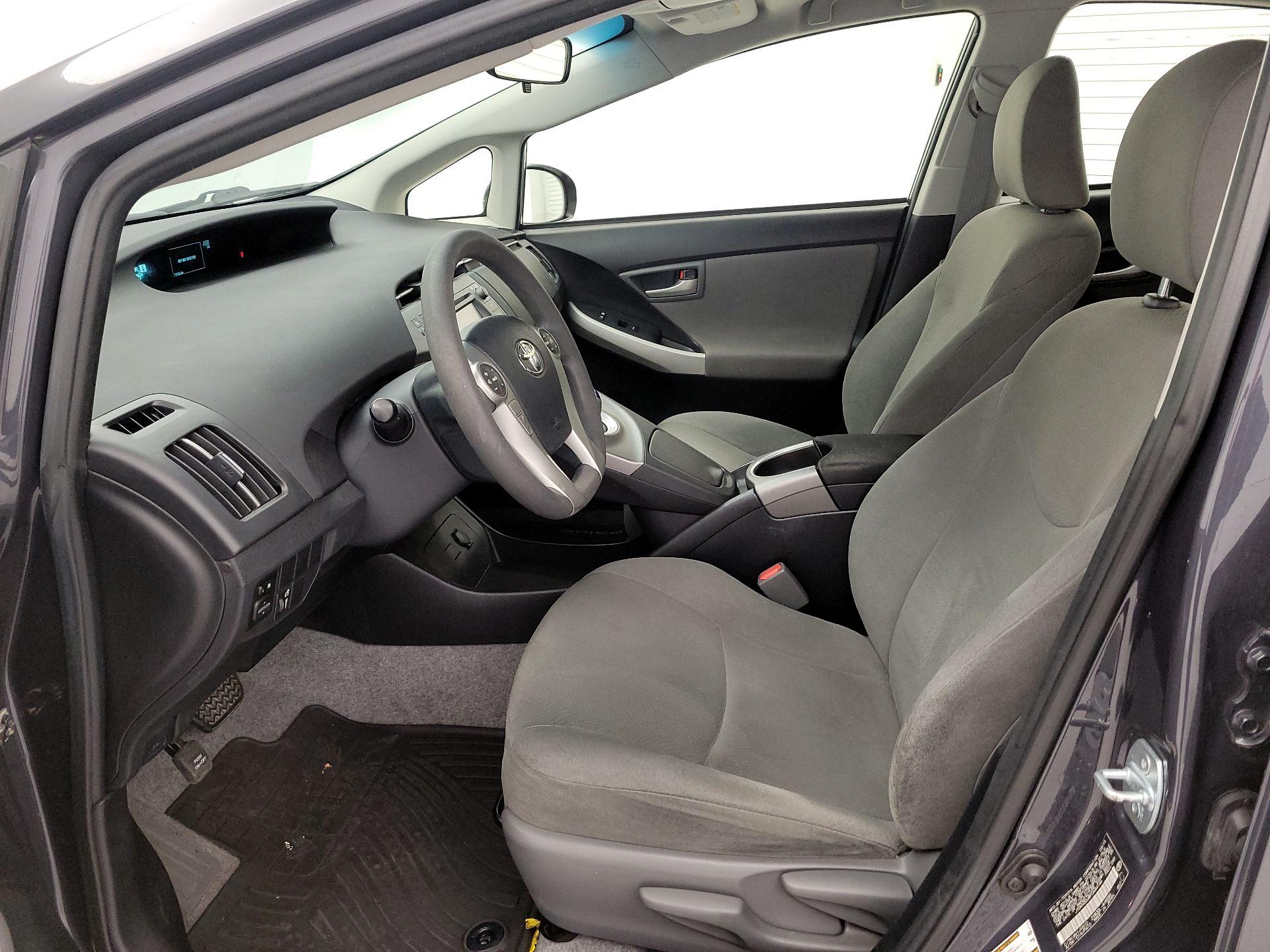 Thumbnail: 2015 Toyota Prius - 11
