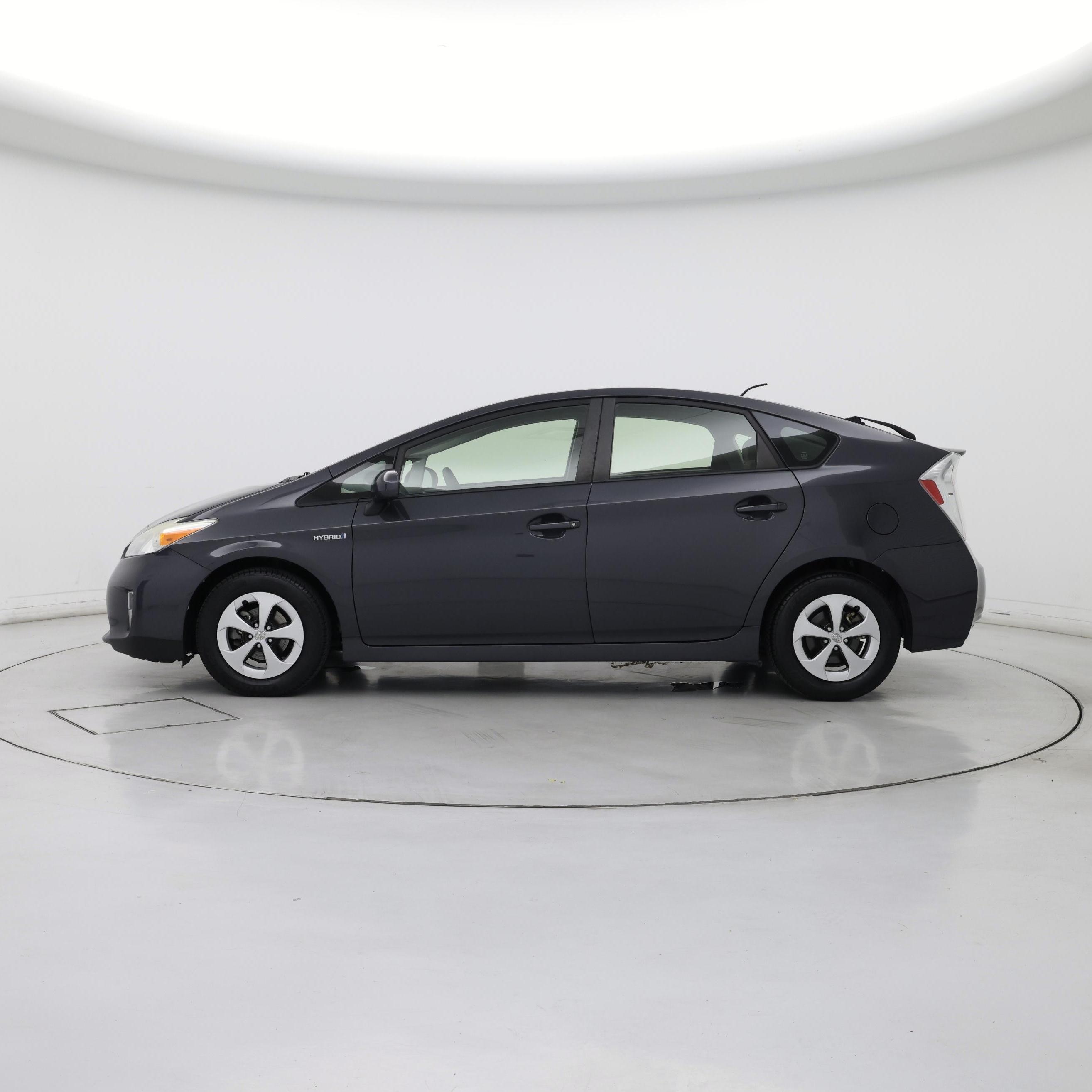 Thumbnail: 2015 Toyota Prius - 3