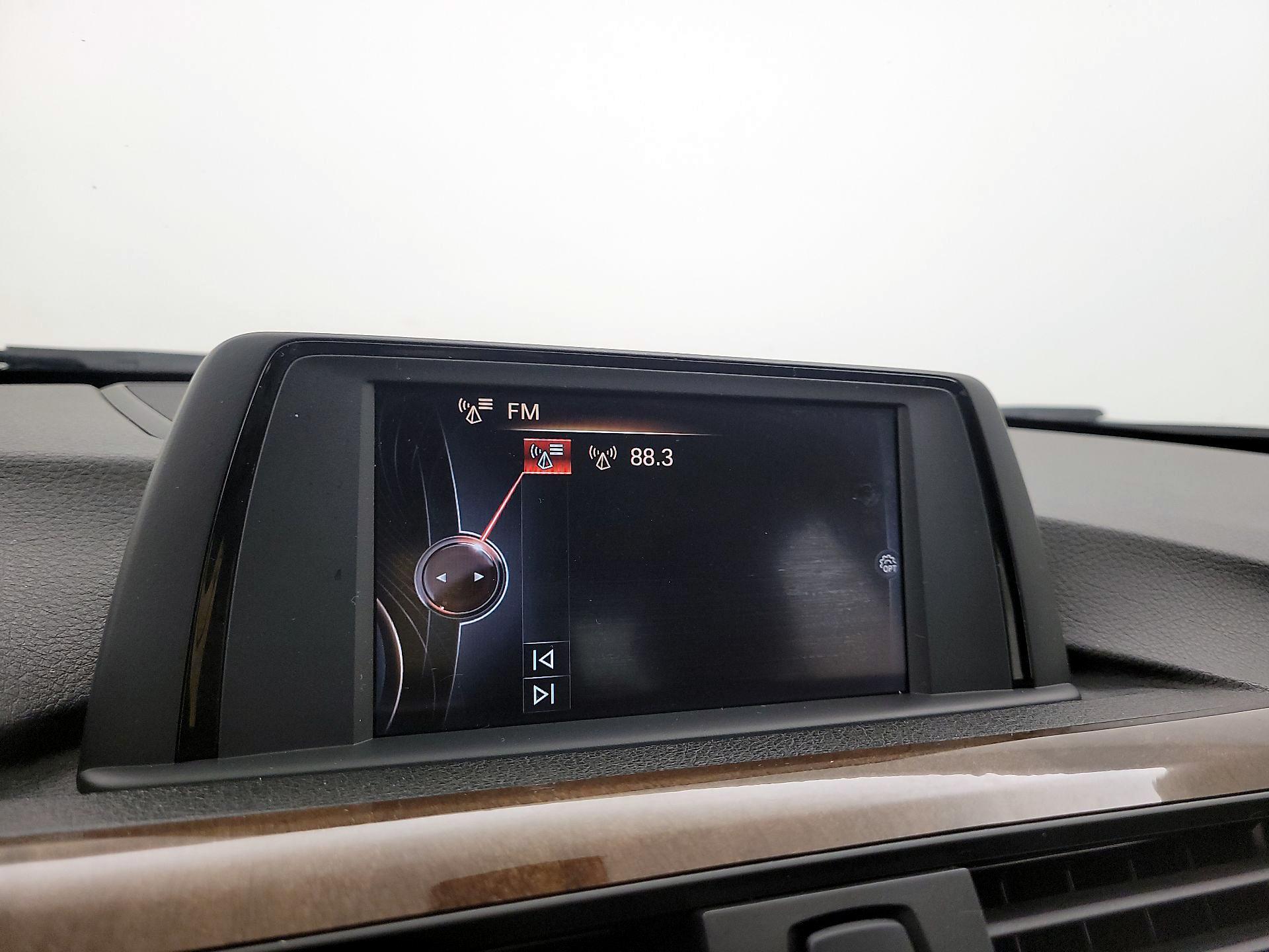 Thumbnail: 2015 BMW 3 Series - 15