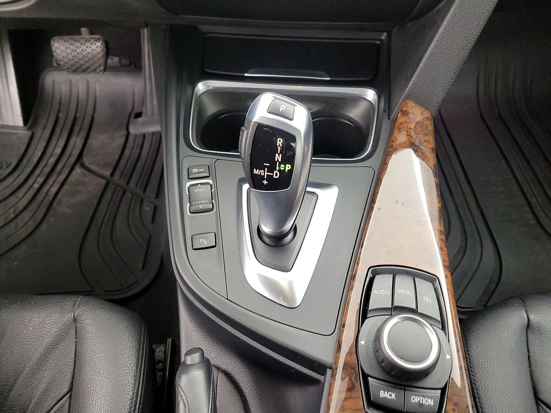 Thumbnail: 2015 BMW 3 Series - 17