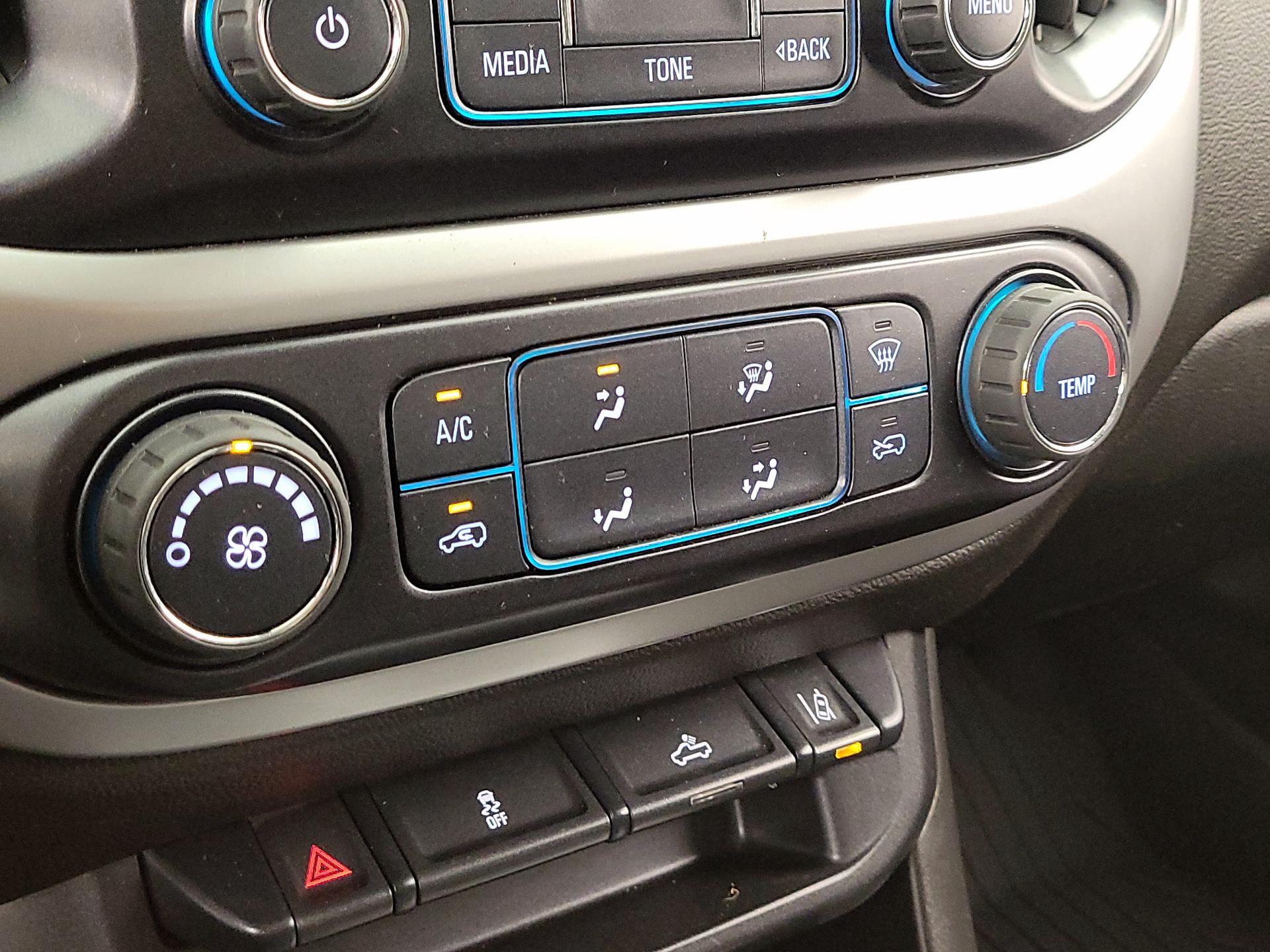 Thumbnail: 2018 Chevrolet Colorado - 16