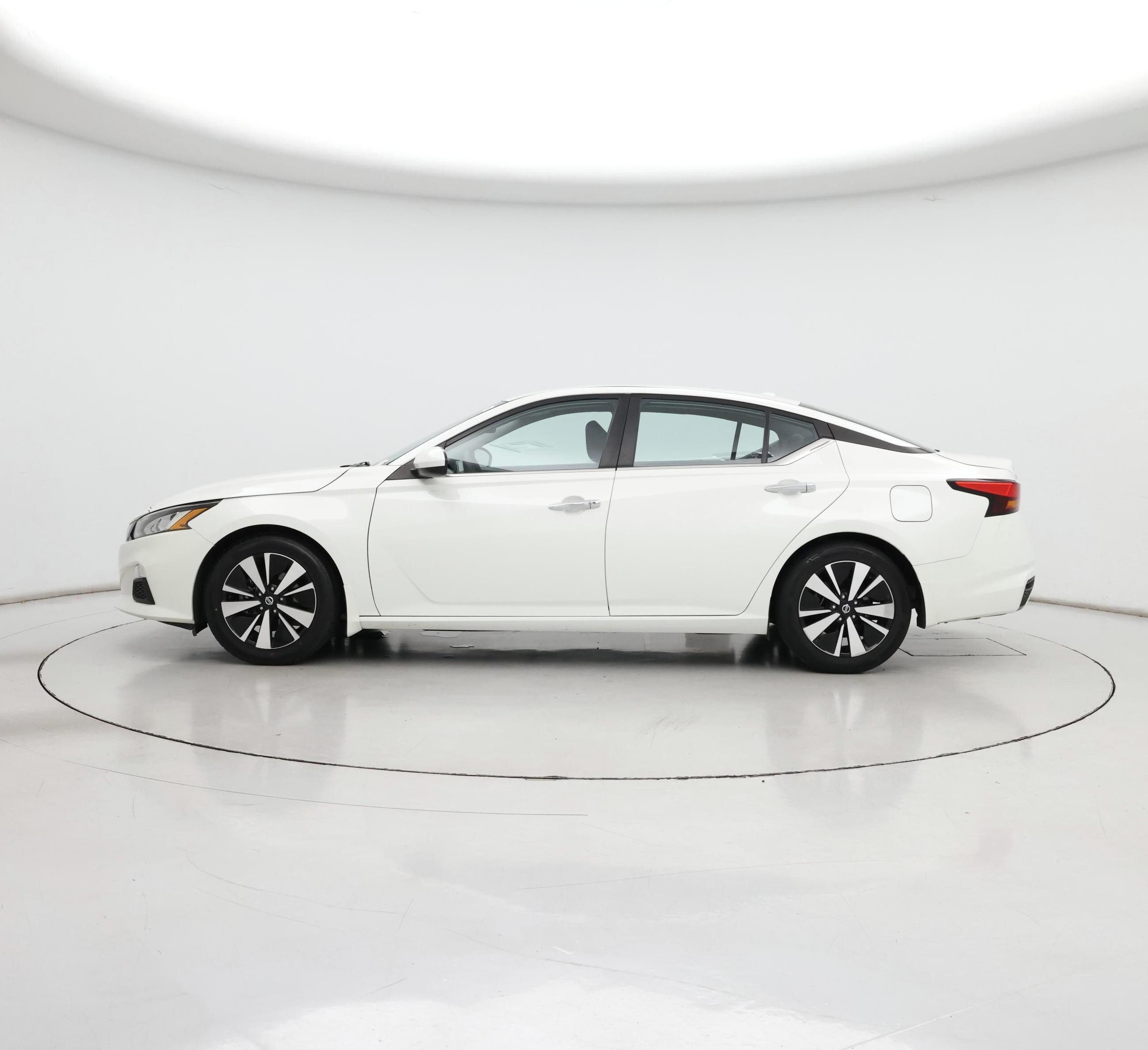 Thumbnail: 2021 Nissan Altima - 3