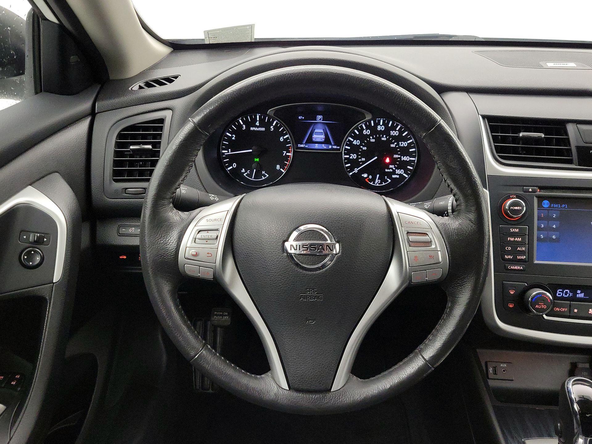 Thumbnail: 2016 Nissan Altima - 10