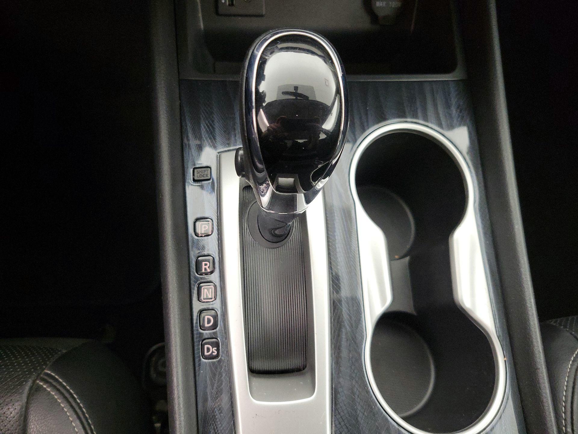 Thumbnail: 2016 Nissan Altima - 18