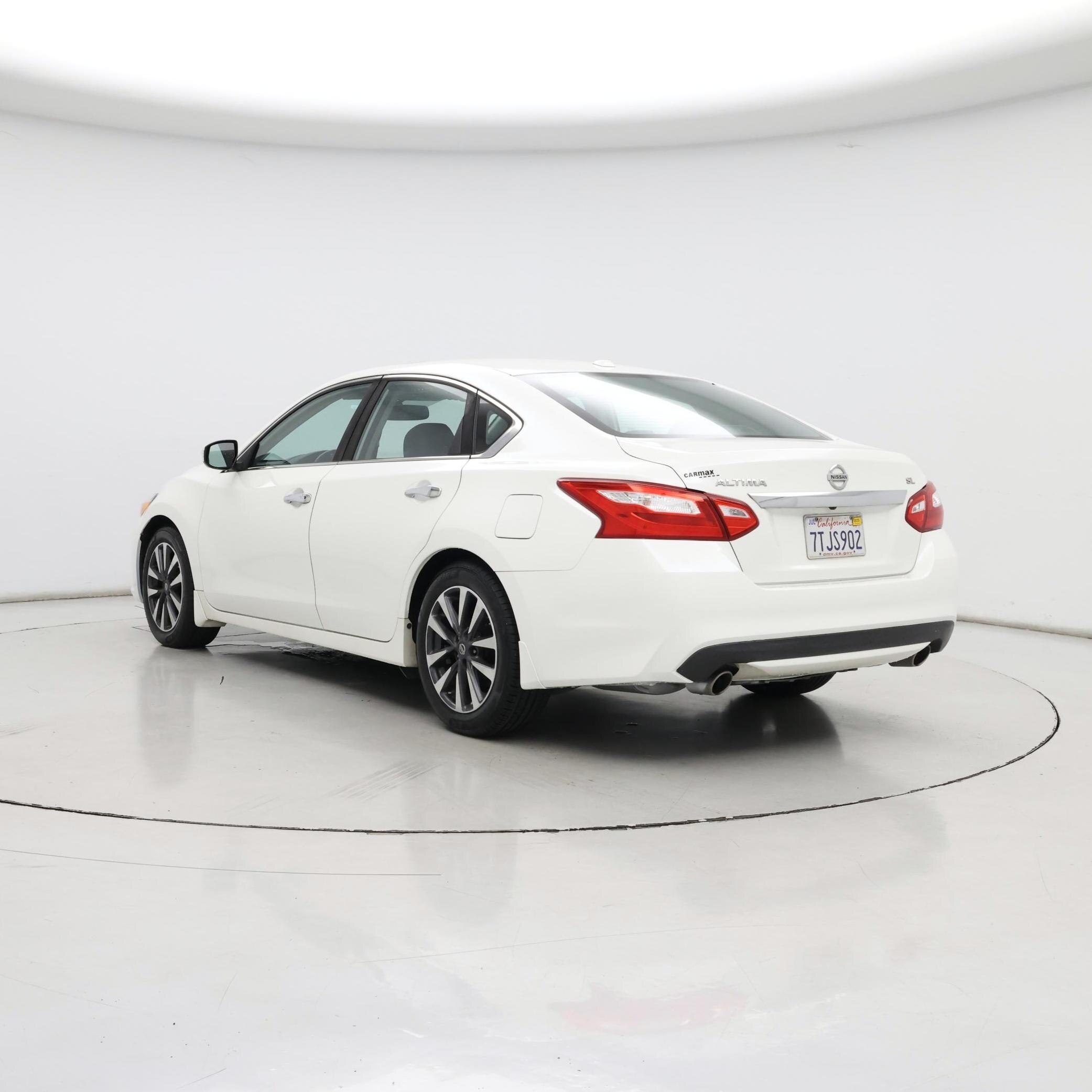 Thumbnail: 2016 Nissan Altima - 2