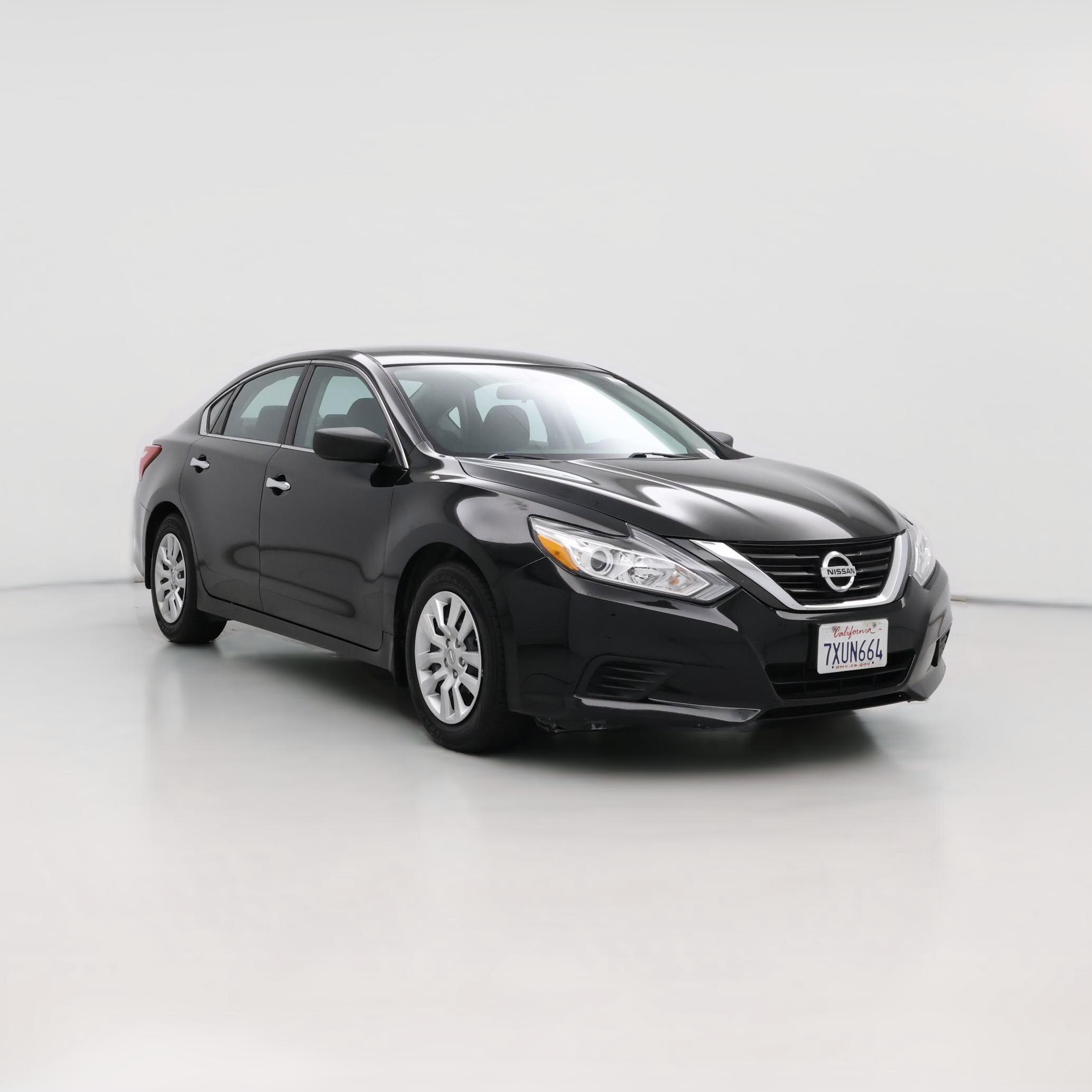 Thumbnail: 2017 Nissan Altima - 1