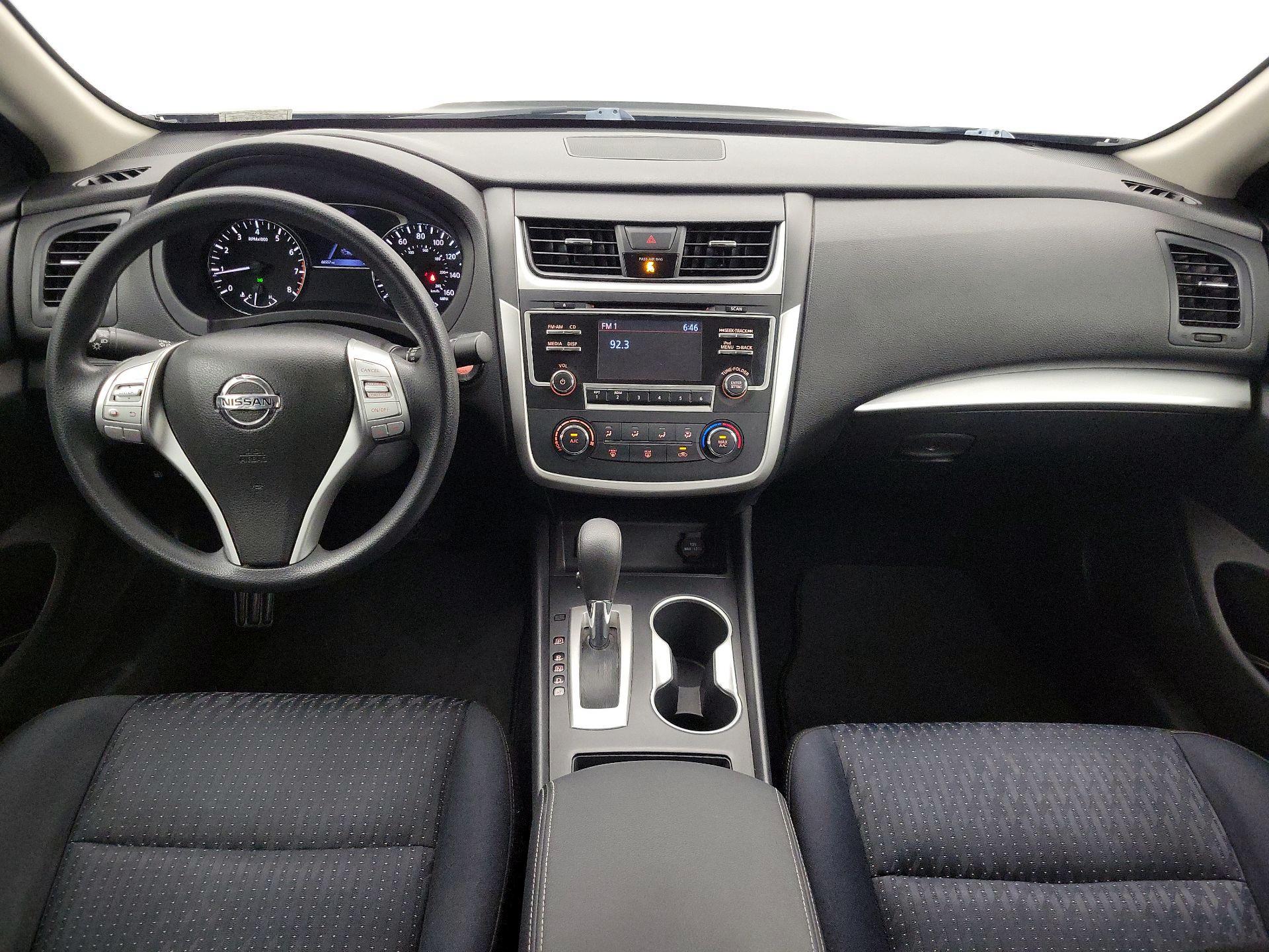 Thumbnail: 2017 Nissan Altima - 9