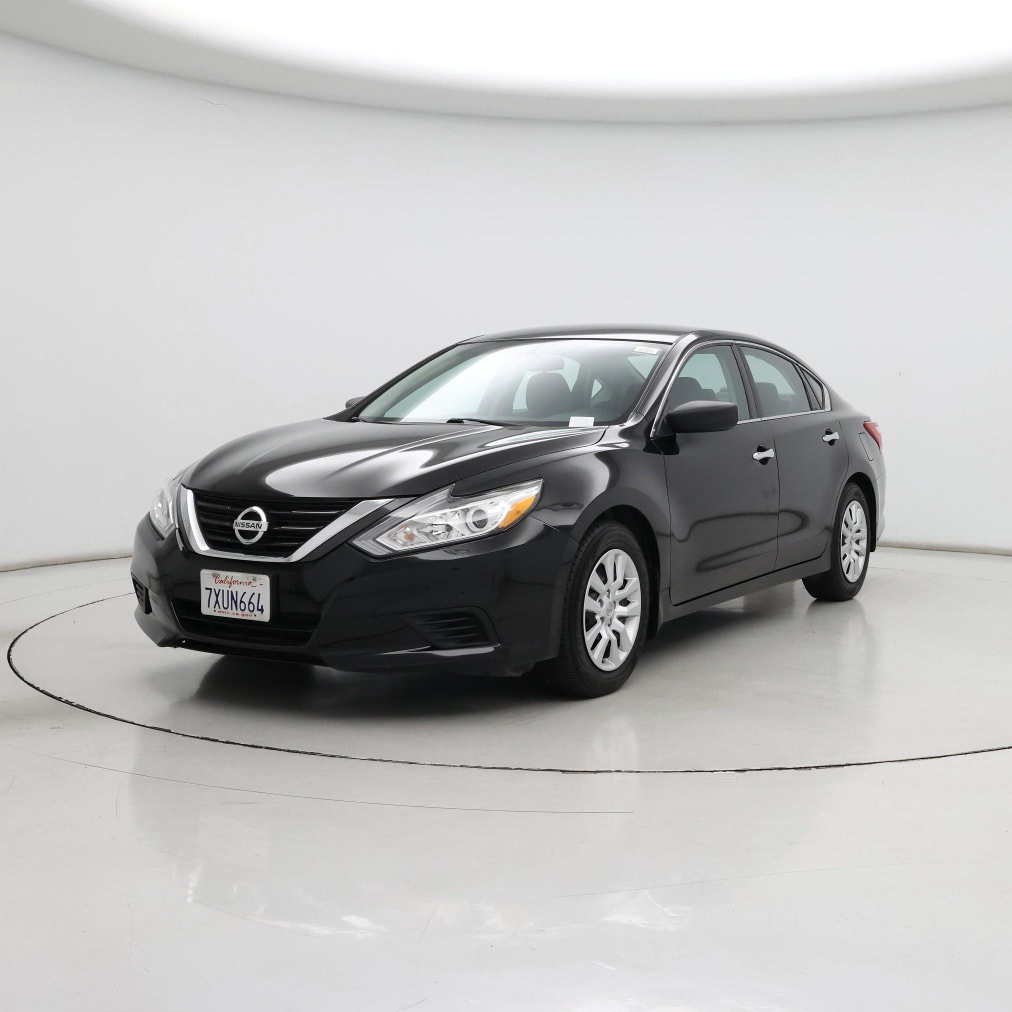 Thumbnail: 2017 Nissan Altima - 4