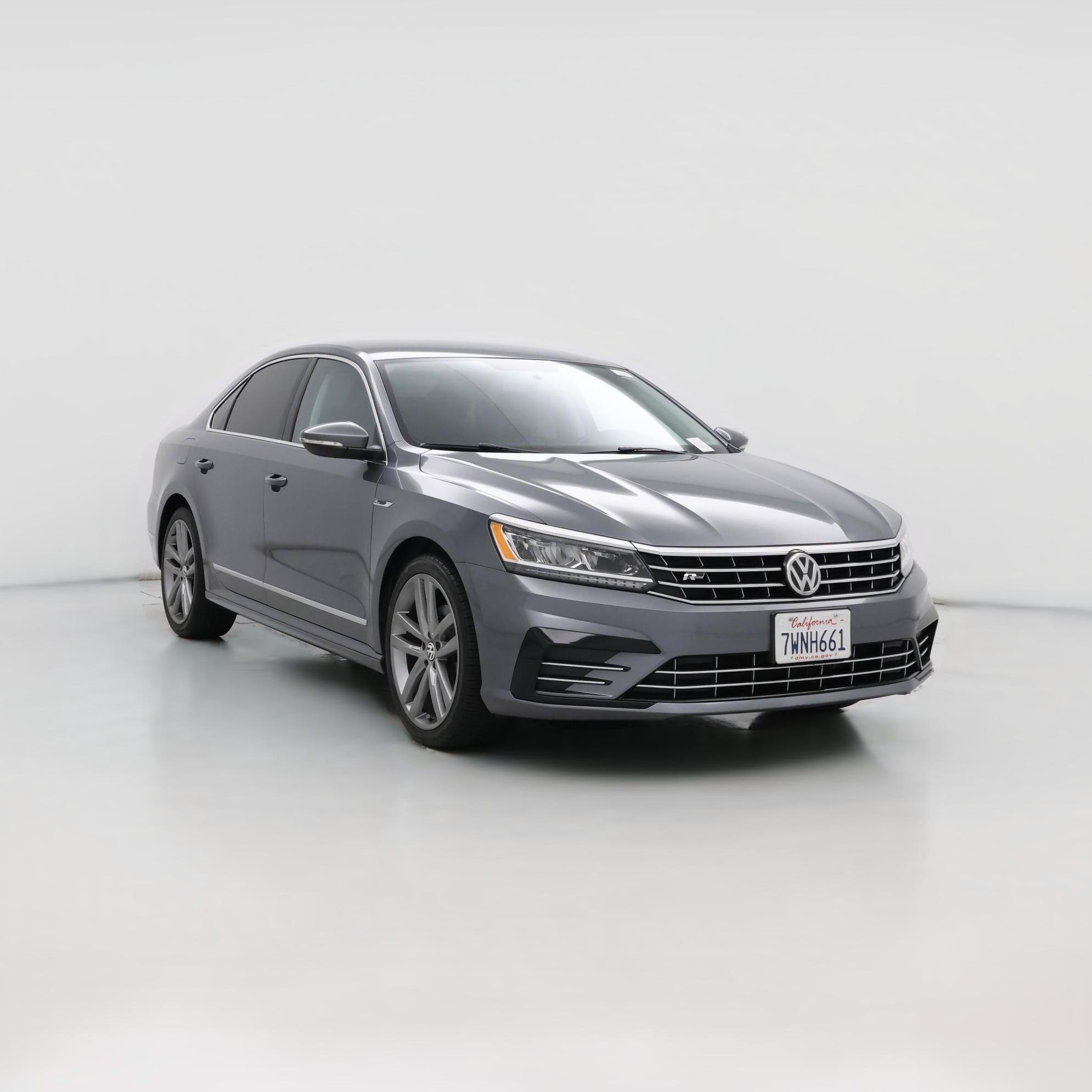 Thumbnail: 2017 Volkswagen Passat - 1