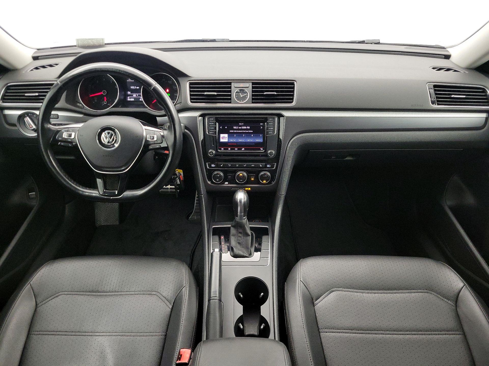 Thumbnail: 2017 Volkswagen Passat - 9