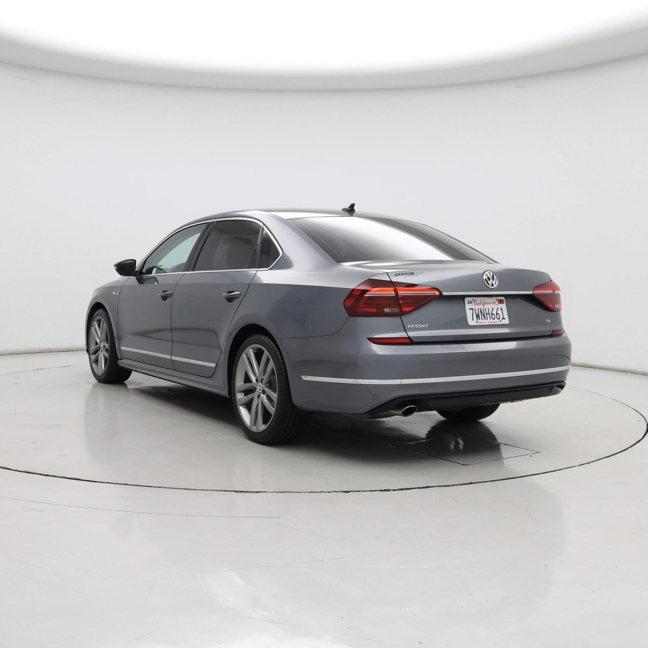 Thumbnail: 2017 Volkswagen Passat - 2