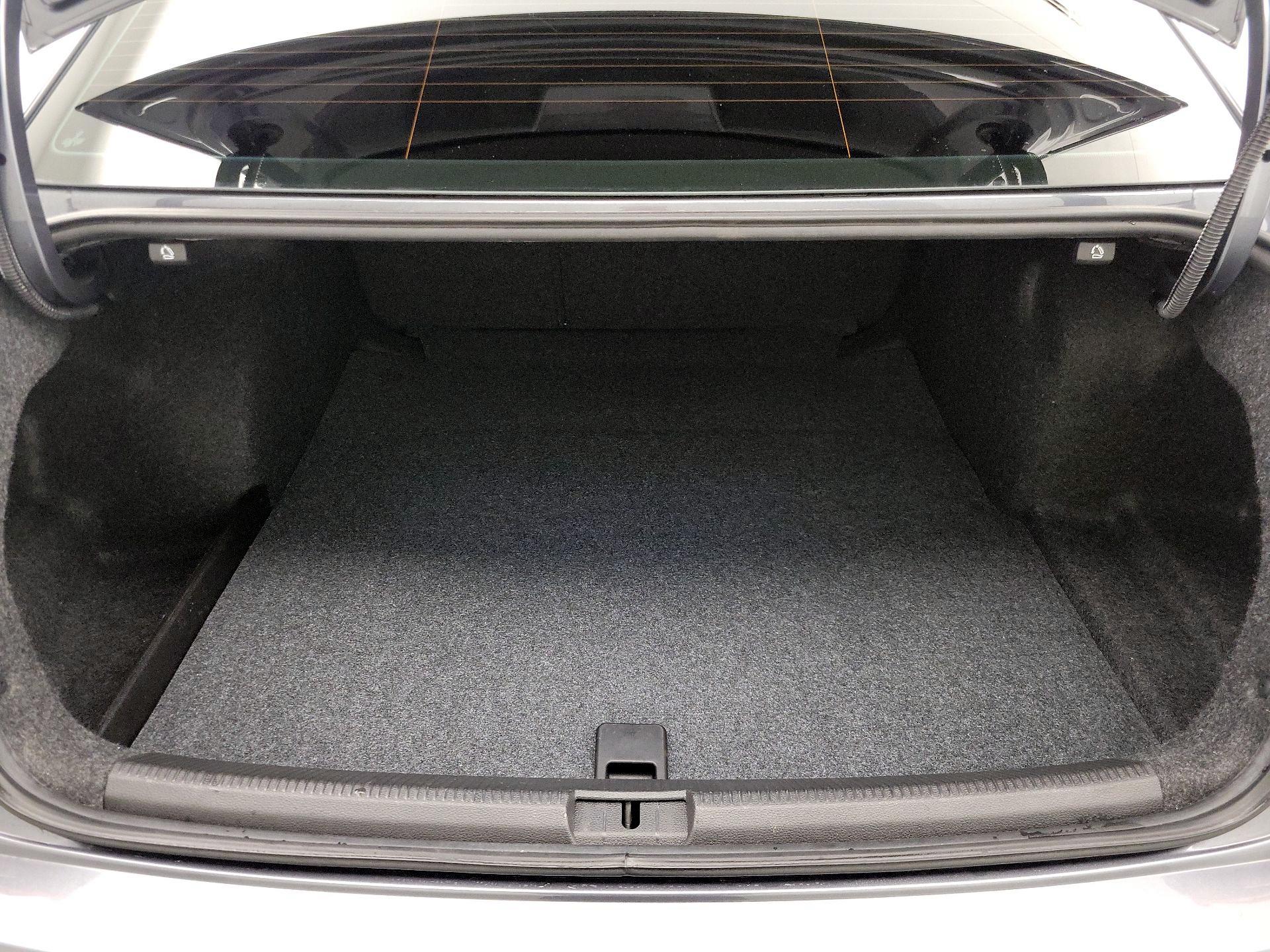 Thumbnail: 2017 Volkswagen Passat - 20