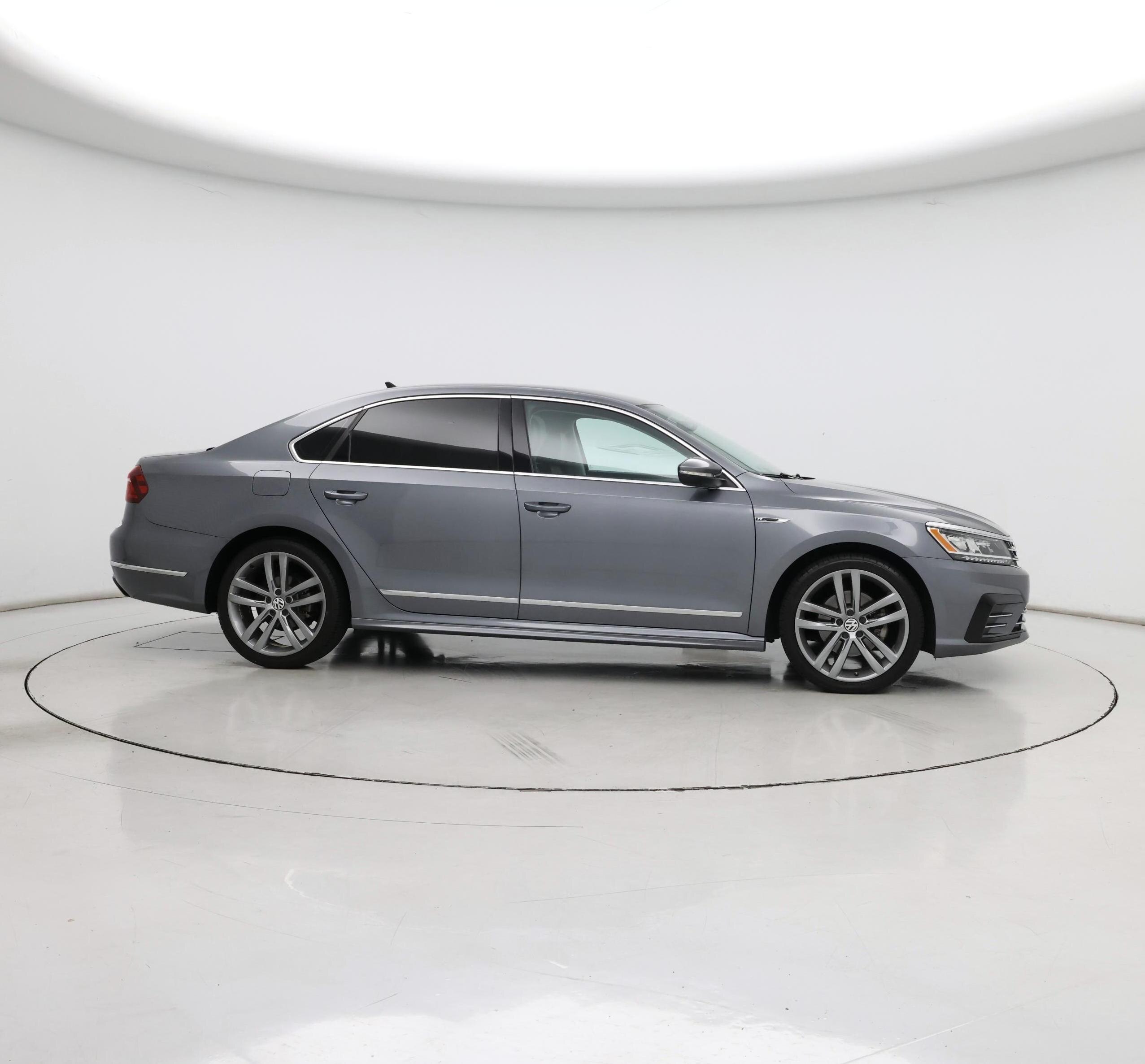 Thumbnail: 2017 Volkswagen Passat - 7