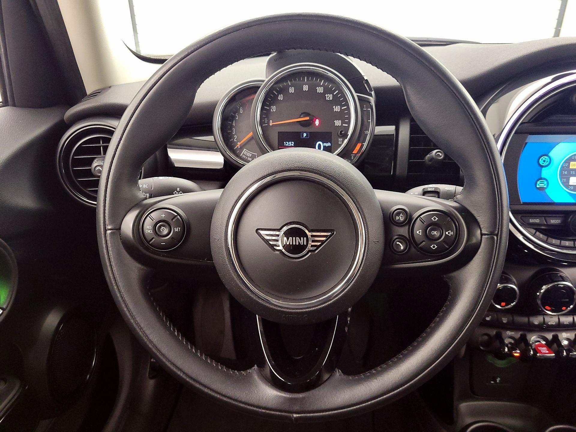 Thumbnail: 2020 MINI Cooper Hardtop - 10