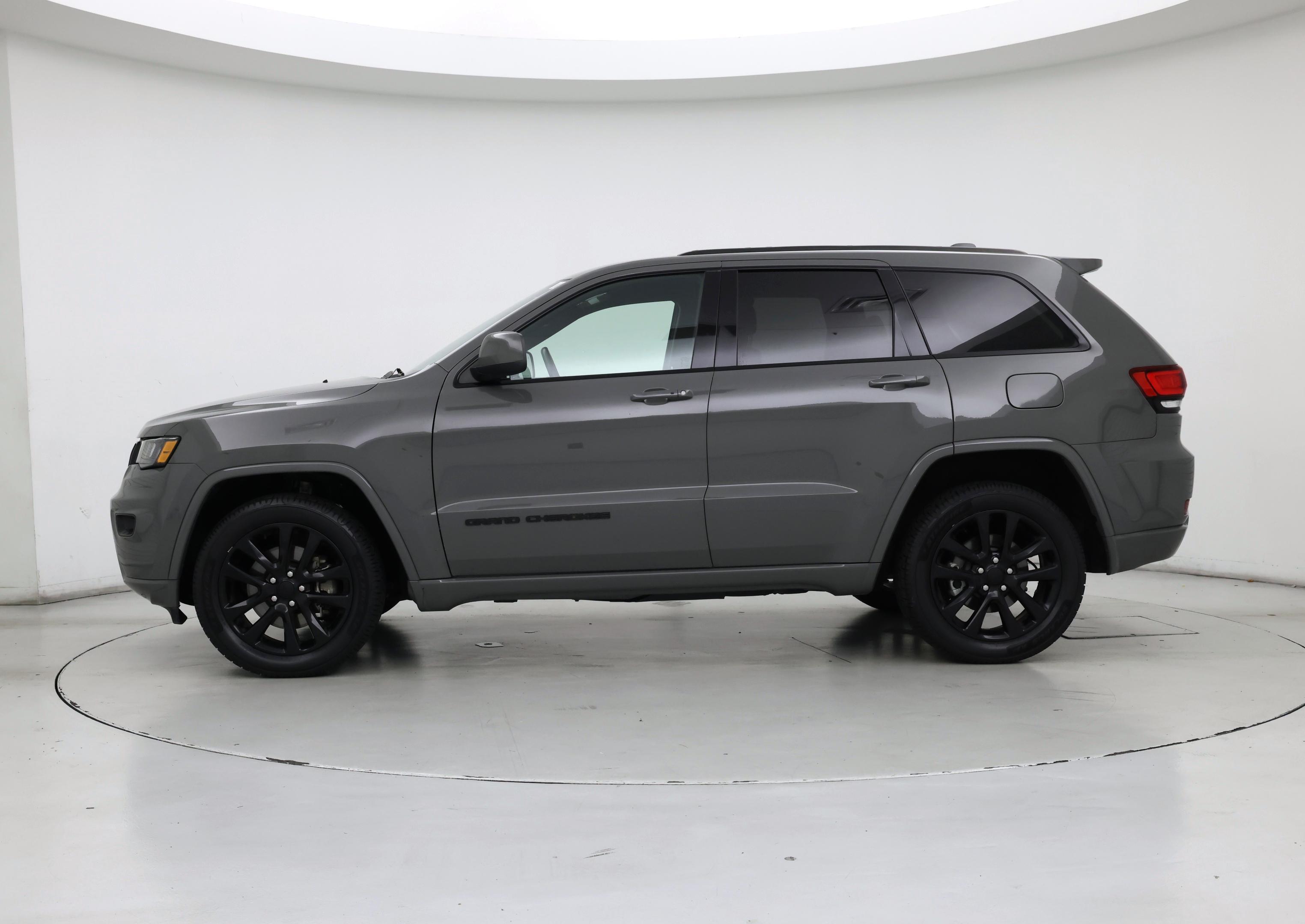 Thumbnail: 2021 Jeep Grand Cherokee - 3