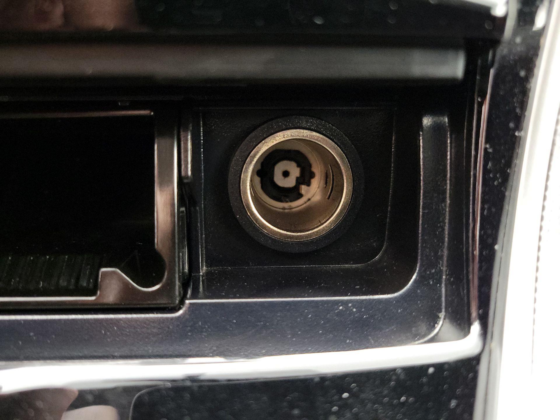 Thumbnail: 2015 INFINITI Q50 - 19