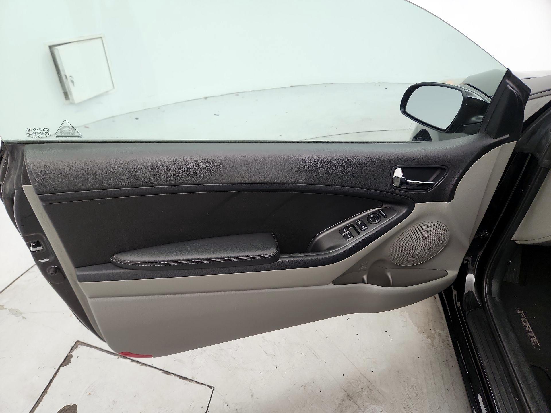 Thumbnail: 2014 Kia Forte - 12