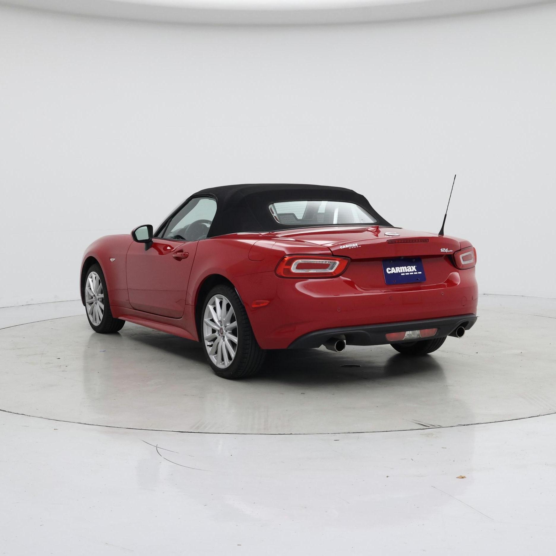 Thumbnail: 2018 Fiat 124 Spider - 2