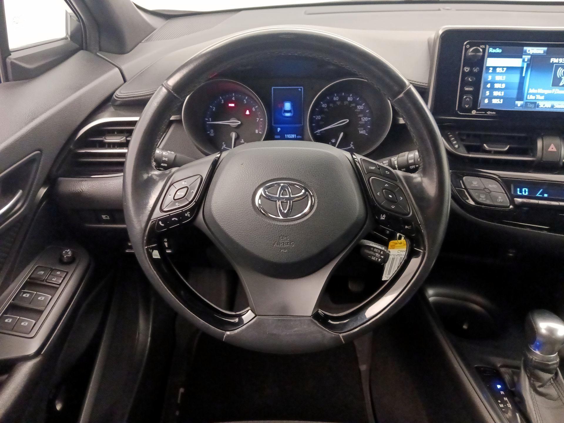 Thumbnail: 2018 Toyota C-HR - 10