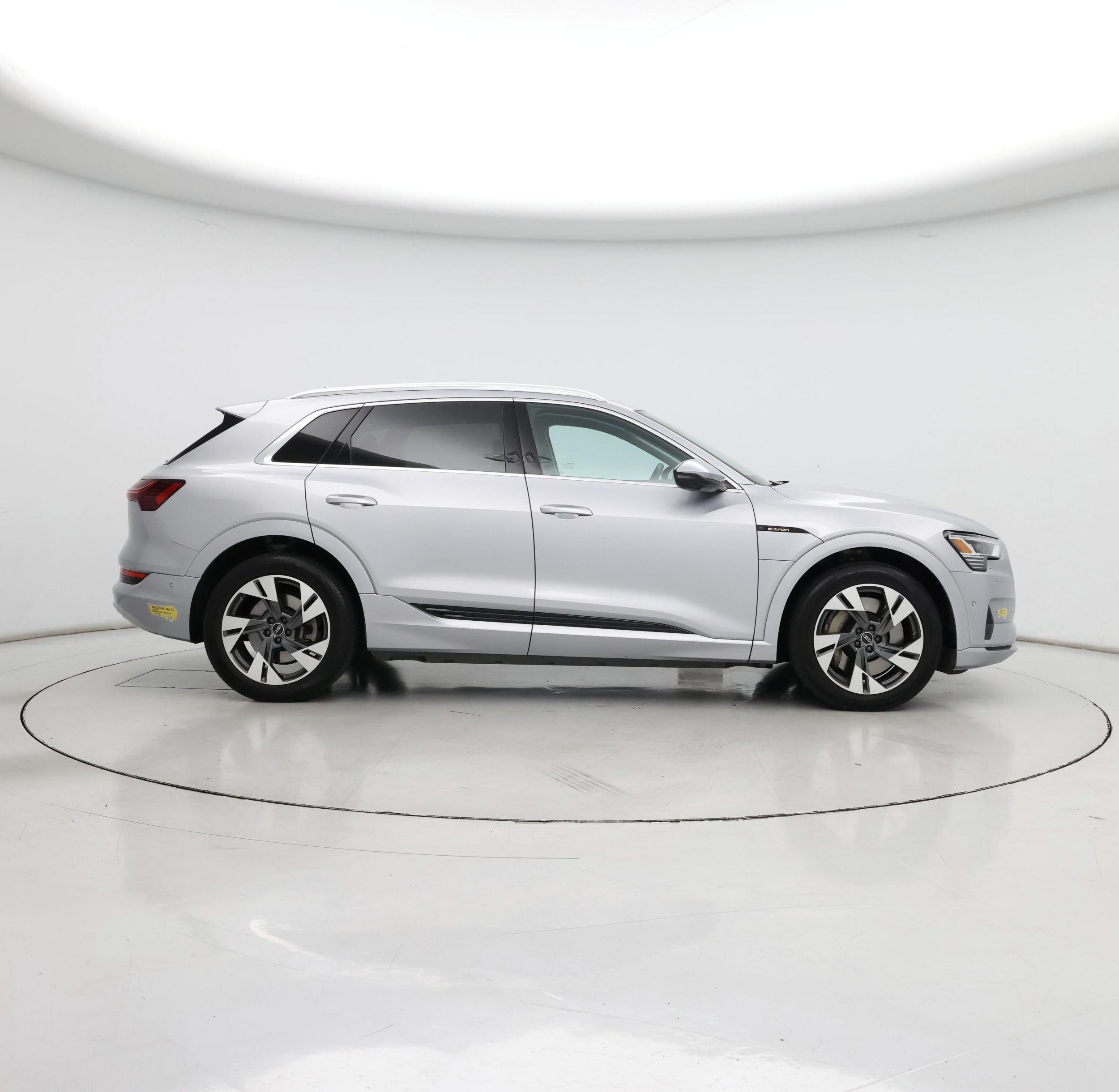 Thumbnail: 2022 Audi e-tron - 7