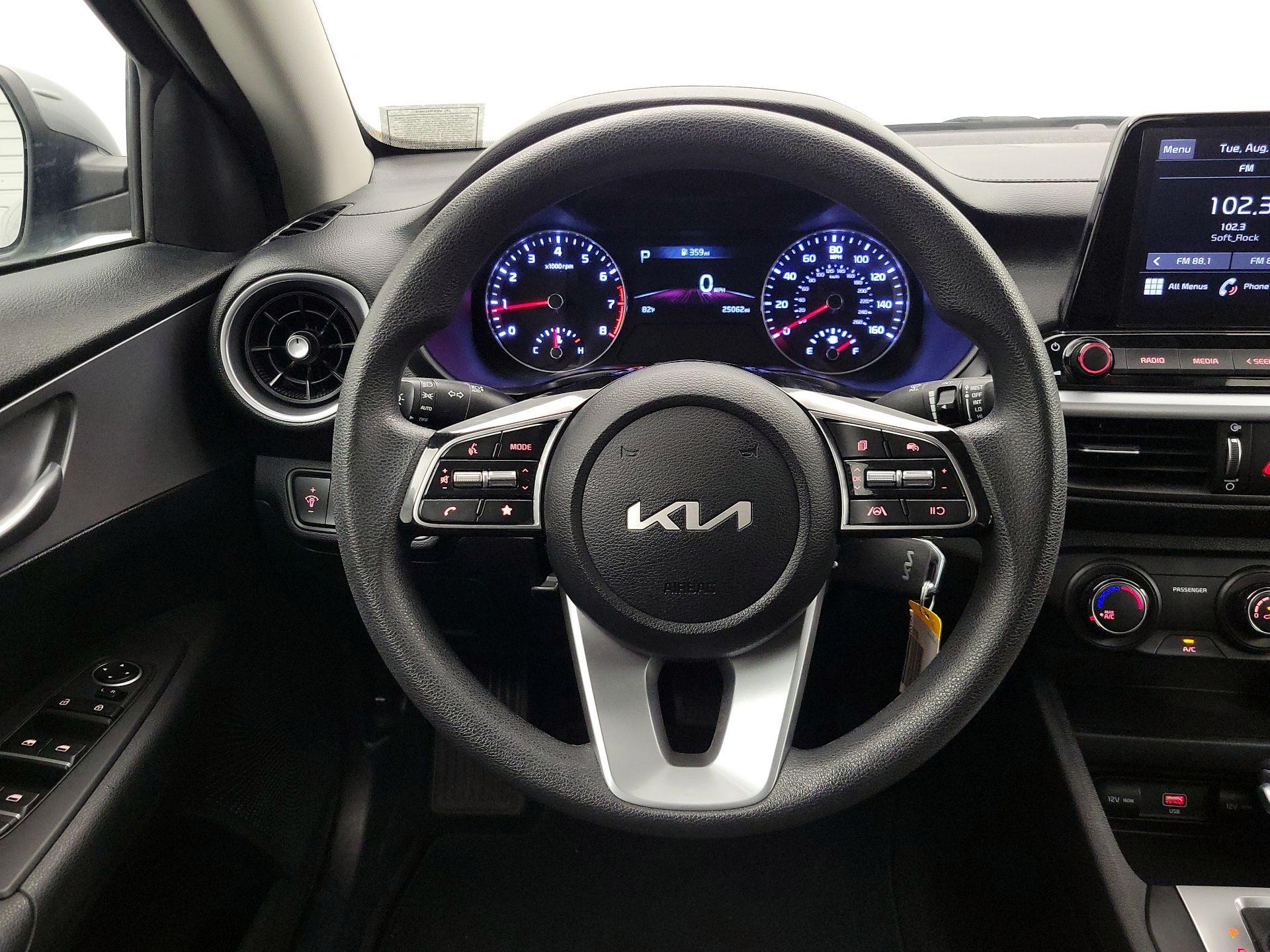 Thumbnail: 2023 Kia Forte - 10