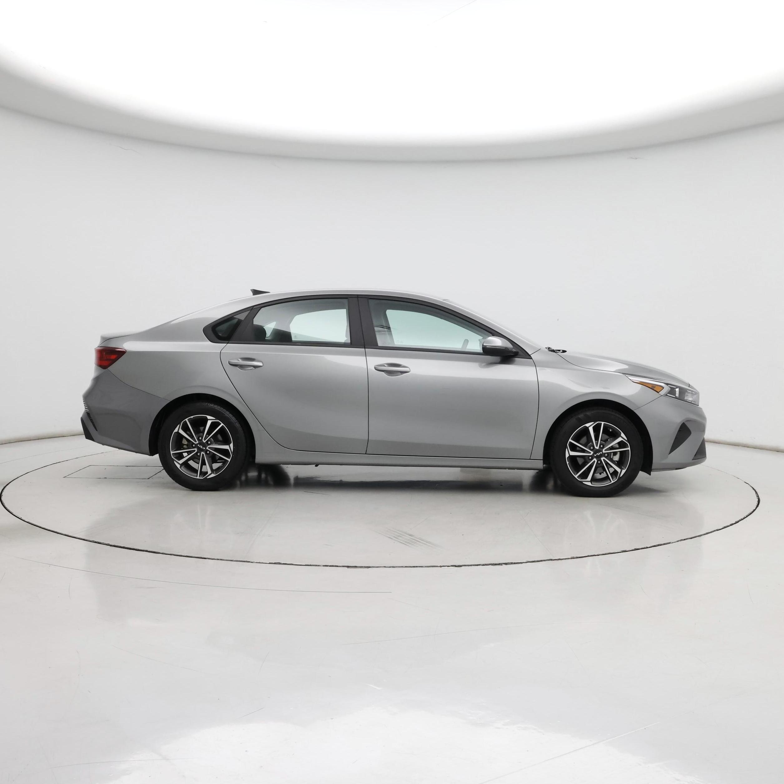 Thumbnail: 2023 Kia Forte - 7
