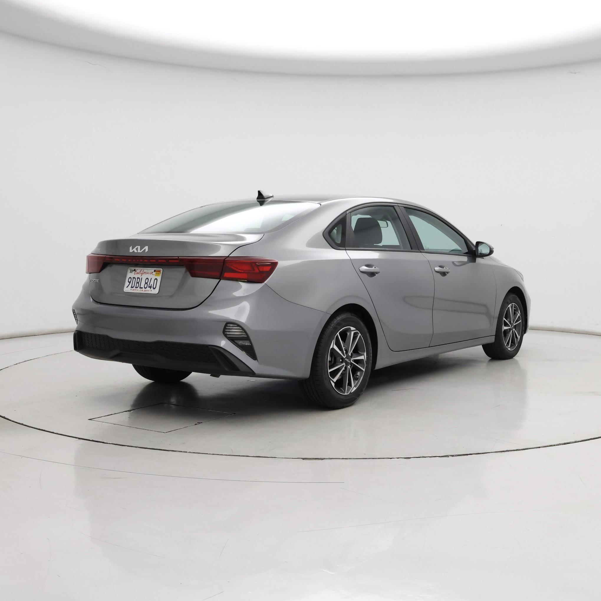 Thumbnail: 2023 Kia Forte - 8