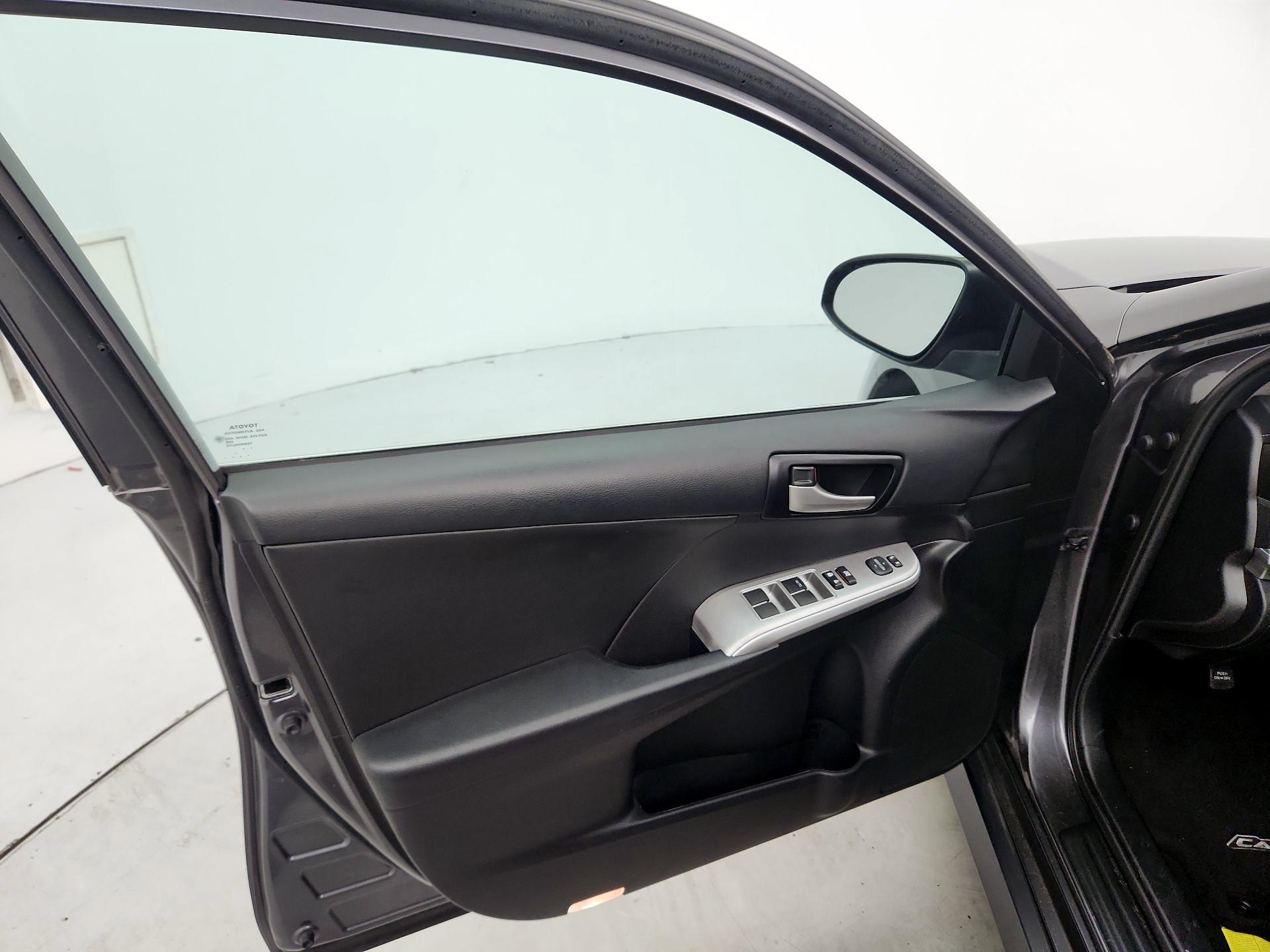 Thumbnail: 2013 Toyota Camry - 12