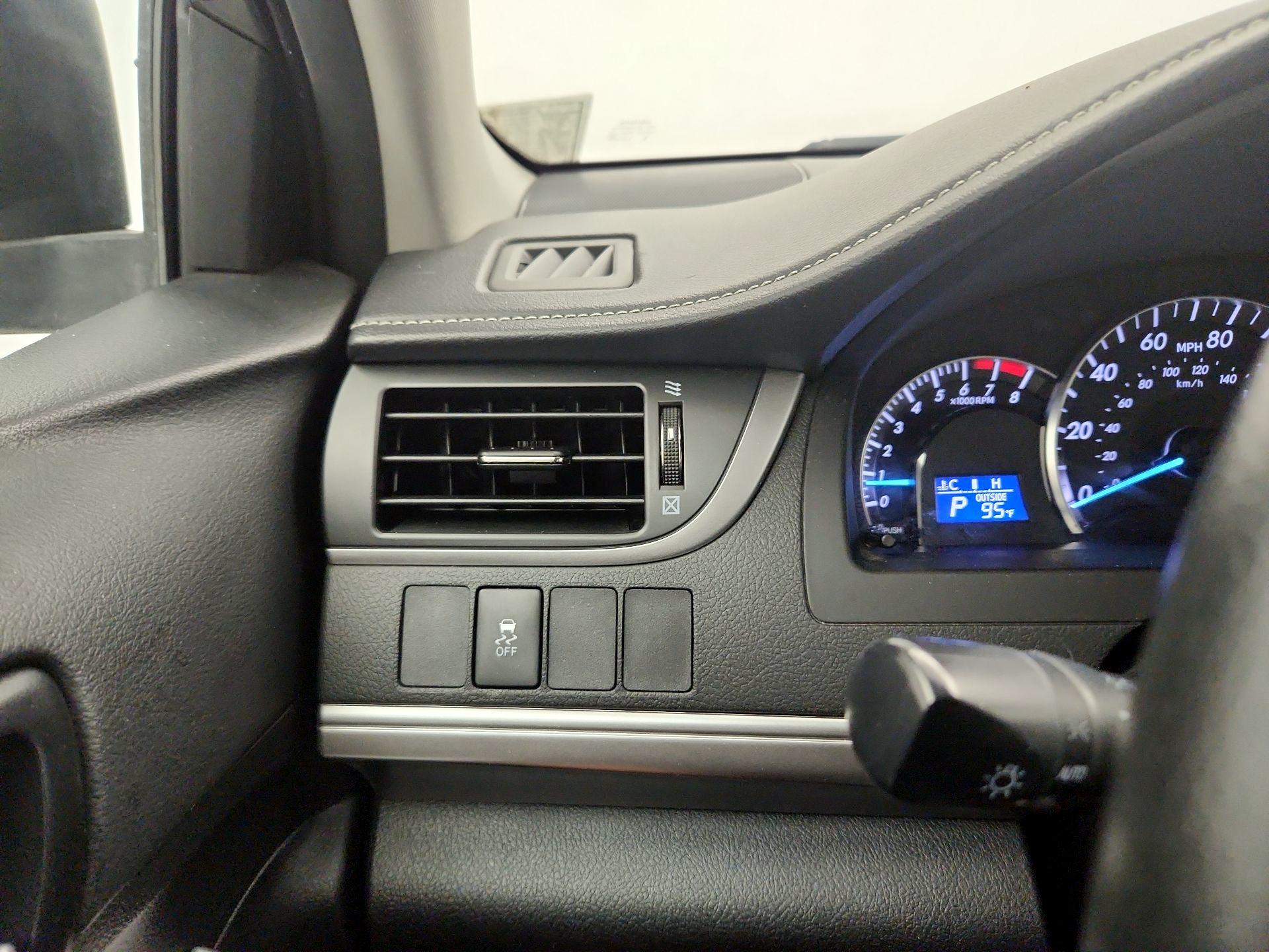 Thumbnail: 2013 Toyota Camry - 13