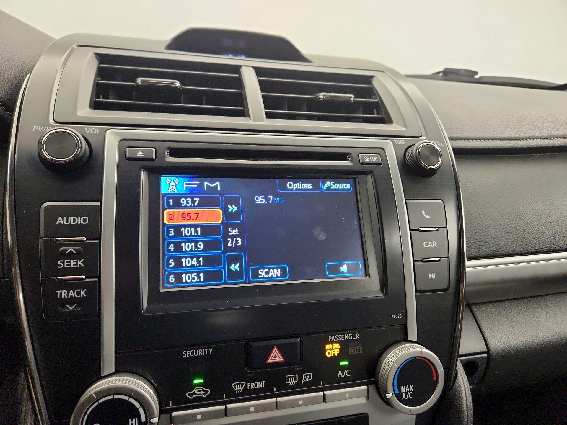 Thumbnail: 2013 Toyota Camry - 14