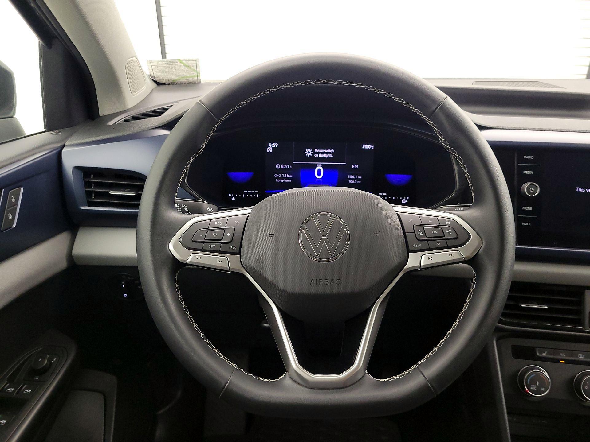 Thumbnail: 2022 Volkswagen Taos - 10