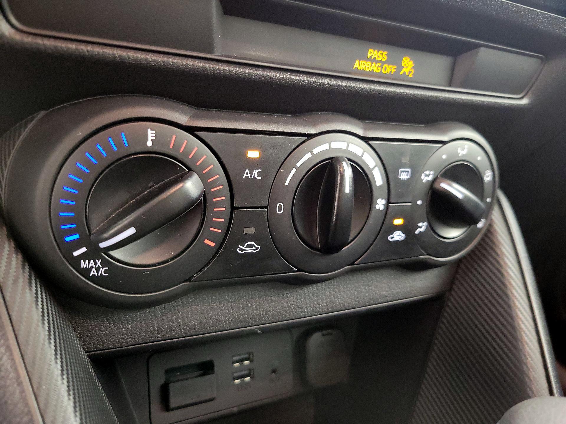 Thumbnail: 2019 Toyota Yaris - 16