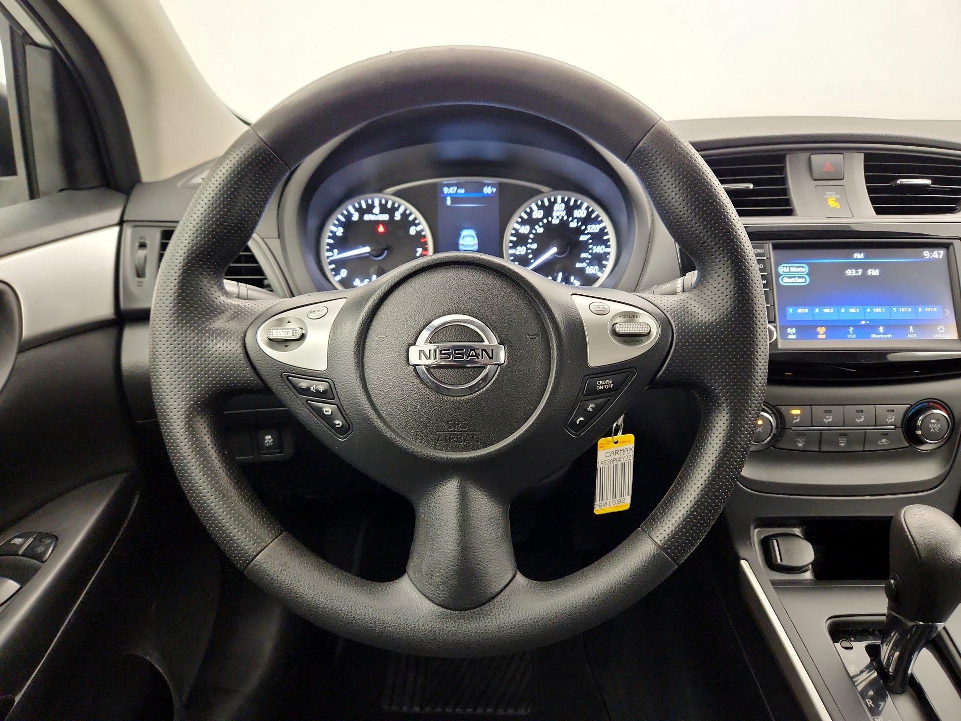 Thumbnail: 2019 Nissan Sentra - 10