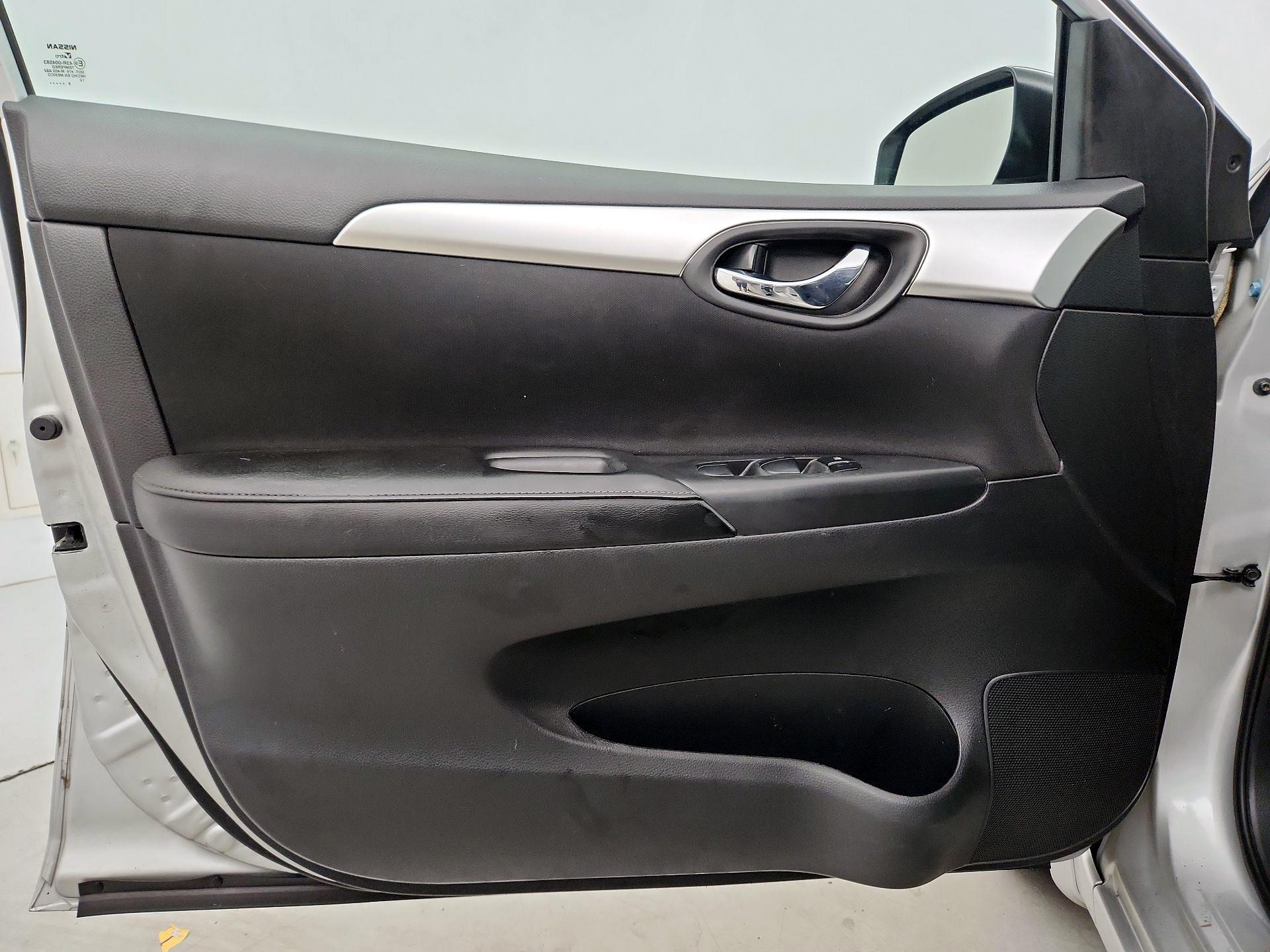 Thumbnail: 2019 Nissan Sentra - 12