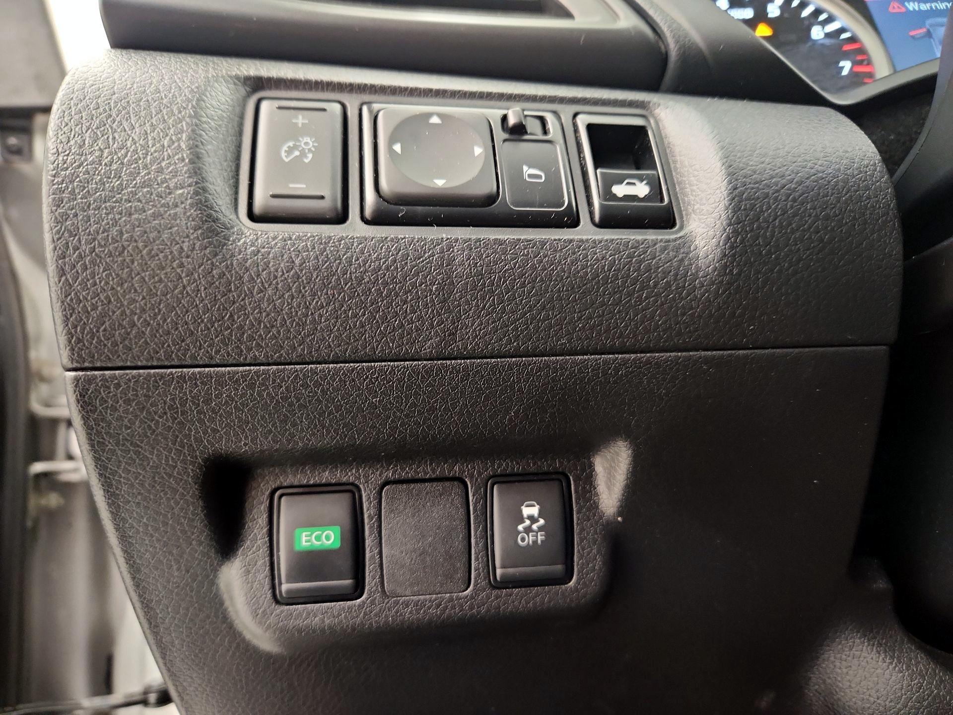 Thumbnail: 2019 Nissan Sentra - 13