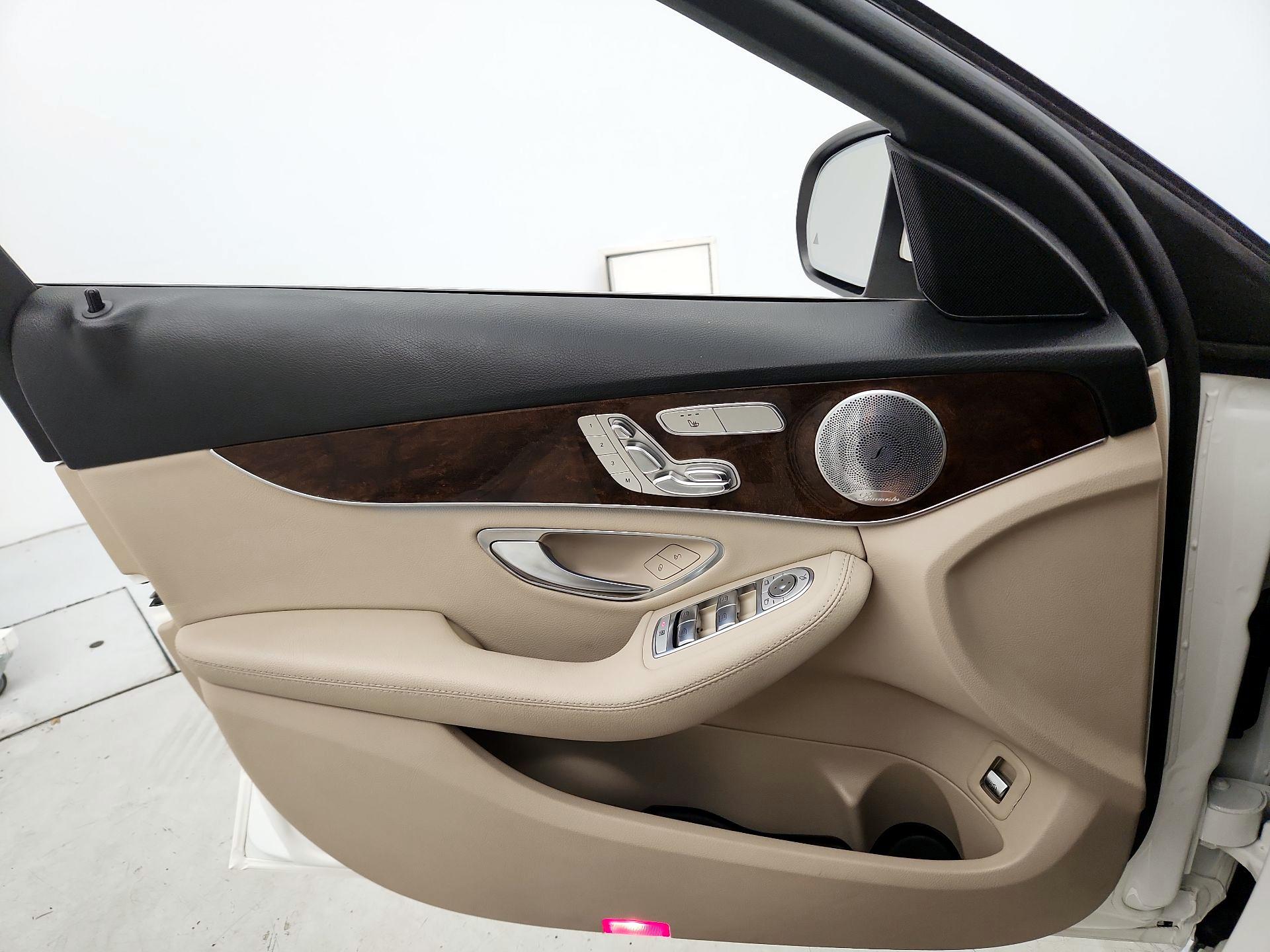 Thumbnail: 2017 Mercedes-Benz C-Class - 12