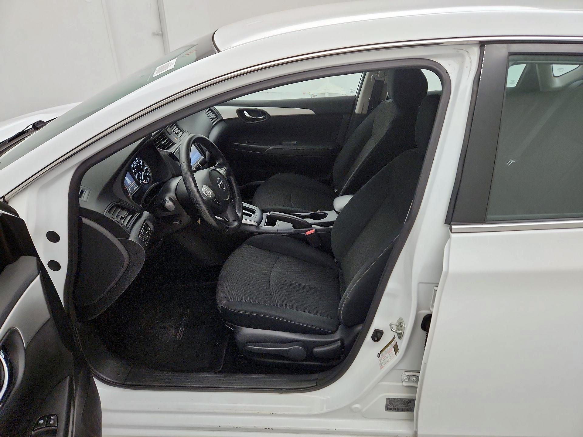 Thumbnail: 2019 Nissan Sentra - 11