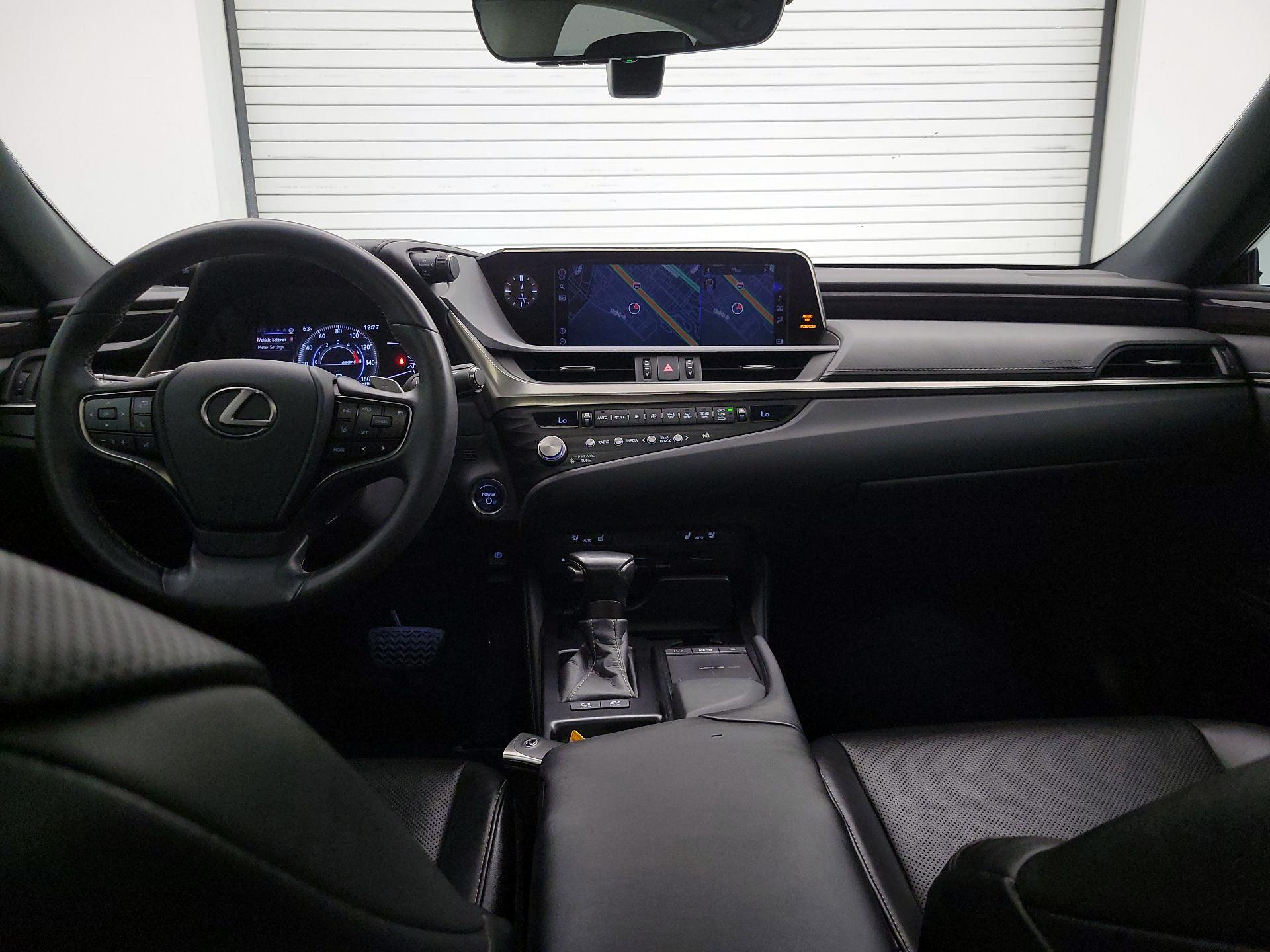 Thumbnail: 2021 Lexus ES - 9